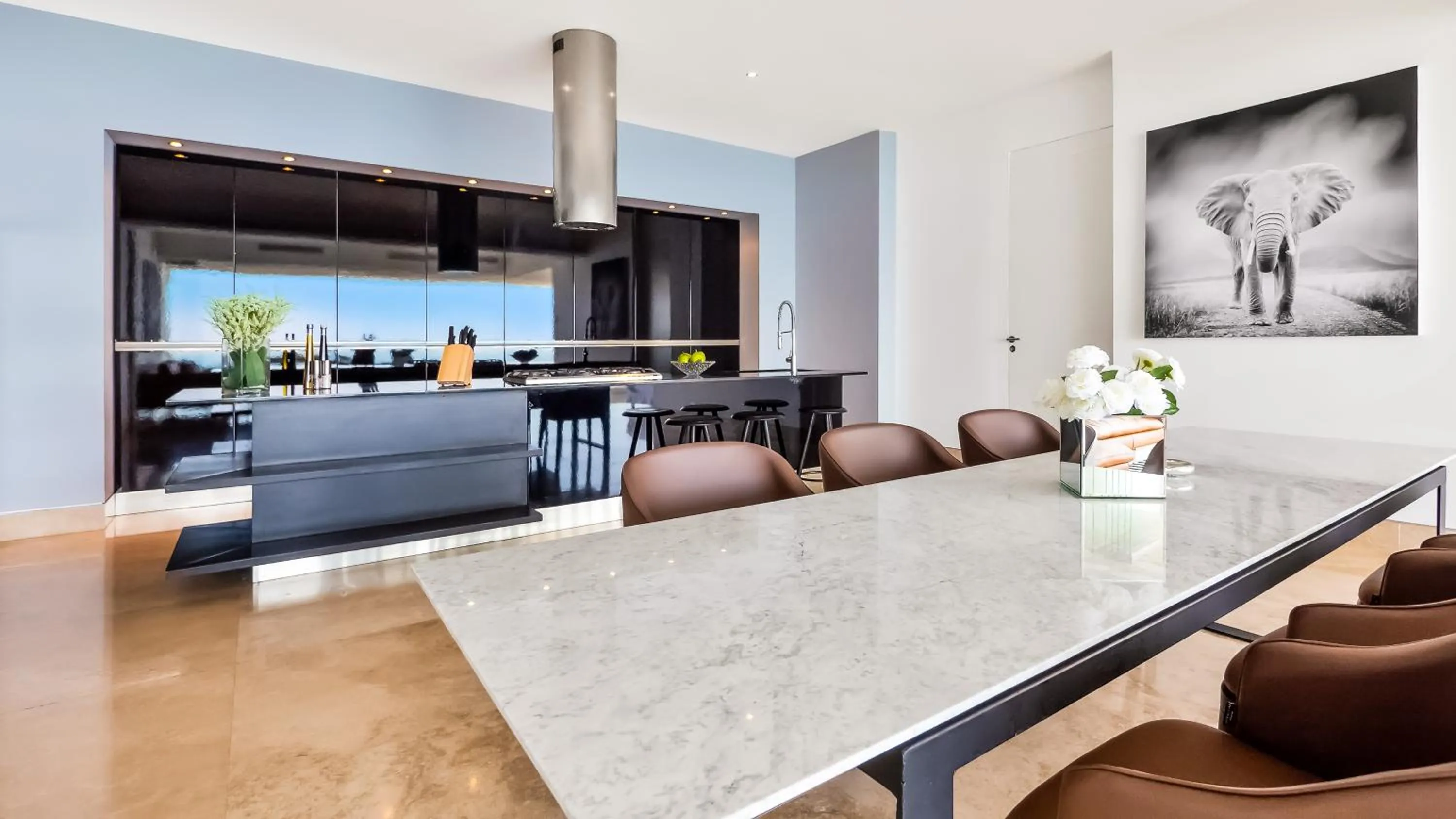 Kitchen or kitchenette in Avalon - 801 Top Sky Bar Pool 3 BR in Amapas