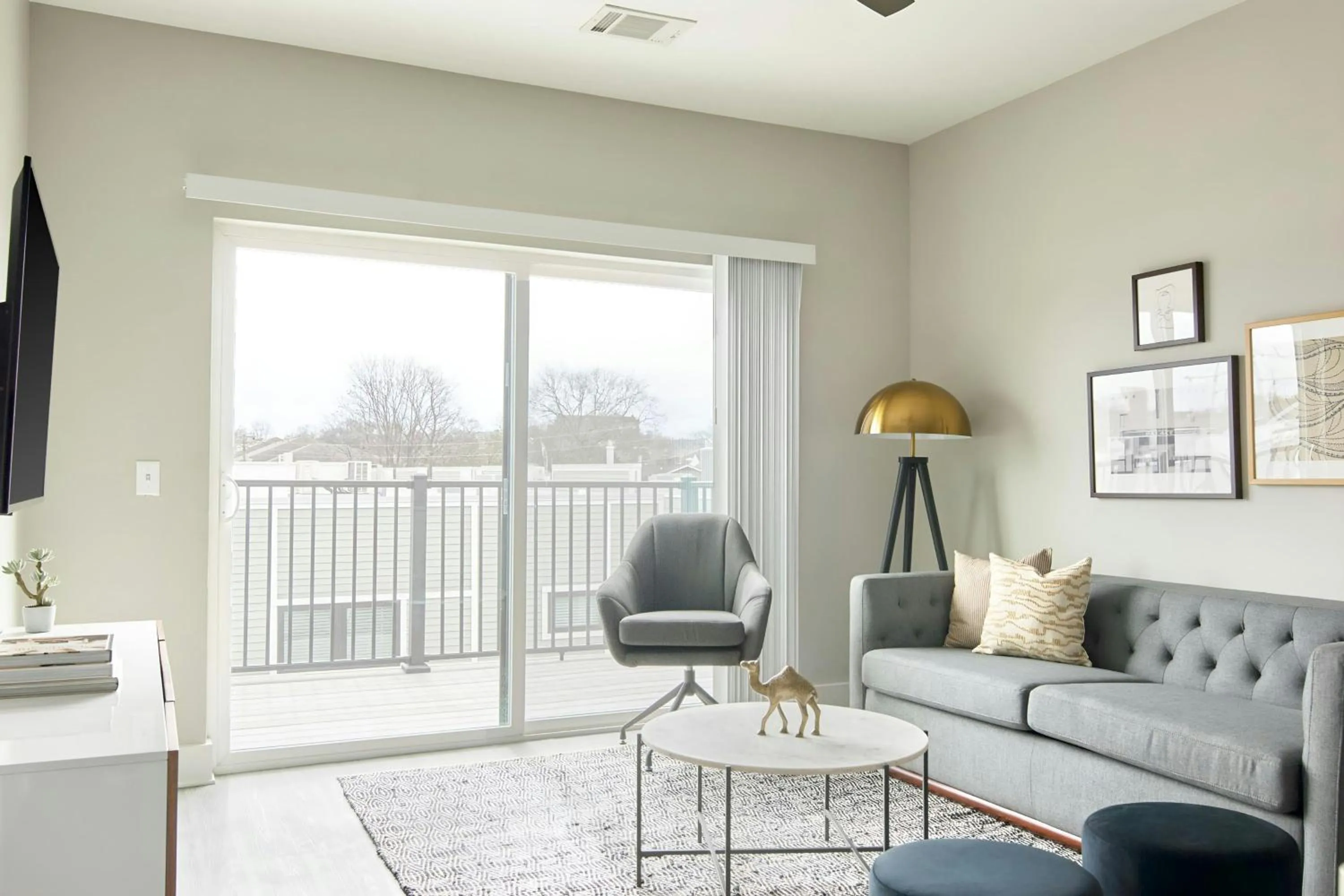 Living room in Sonder by Marriott Bonvoy Belcourt Apartments Hillsboro Village