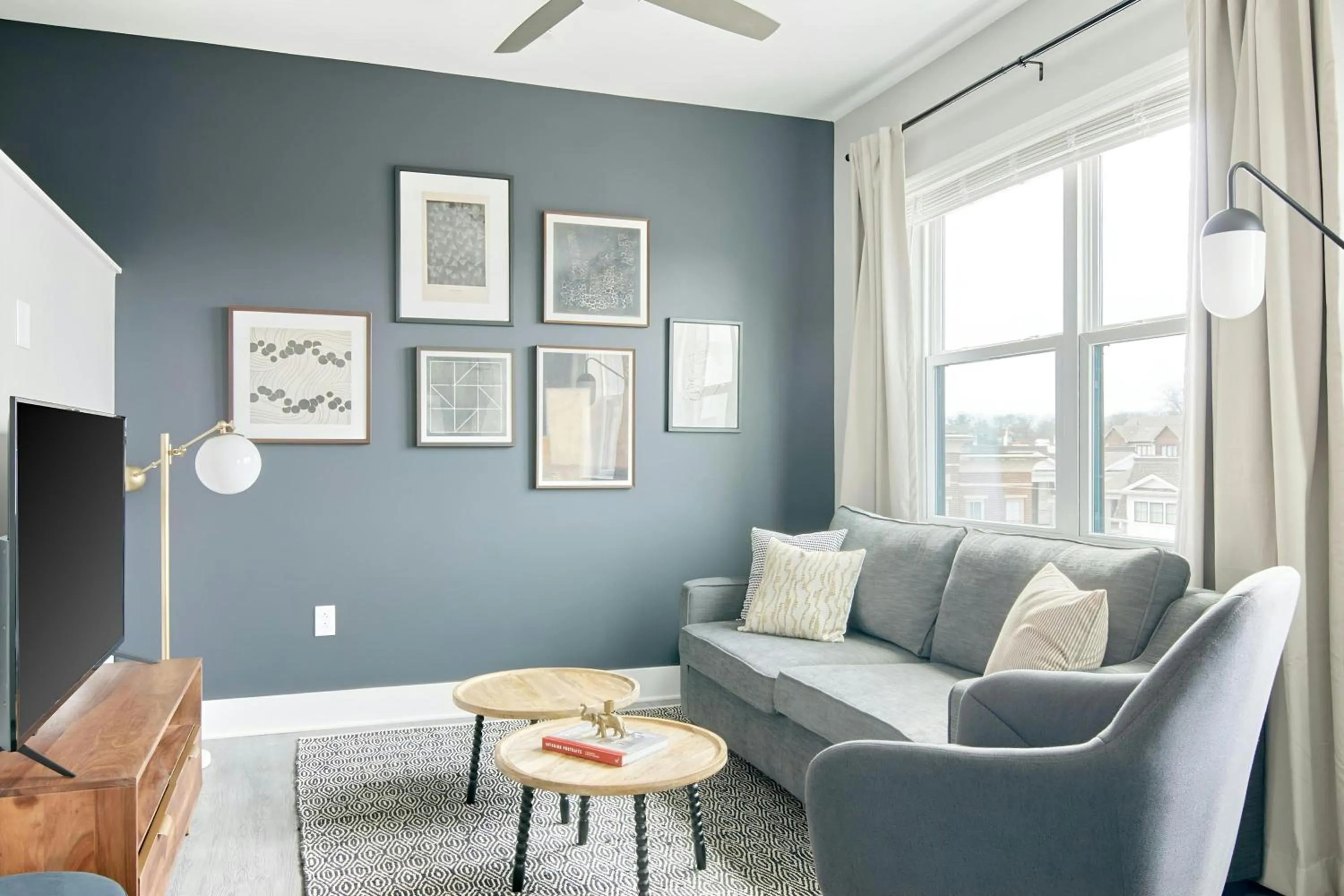 Living room in Sonder by Marriott Bonvoy Belcourt Apartments Hillsboro Village