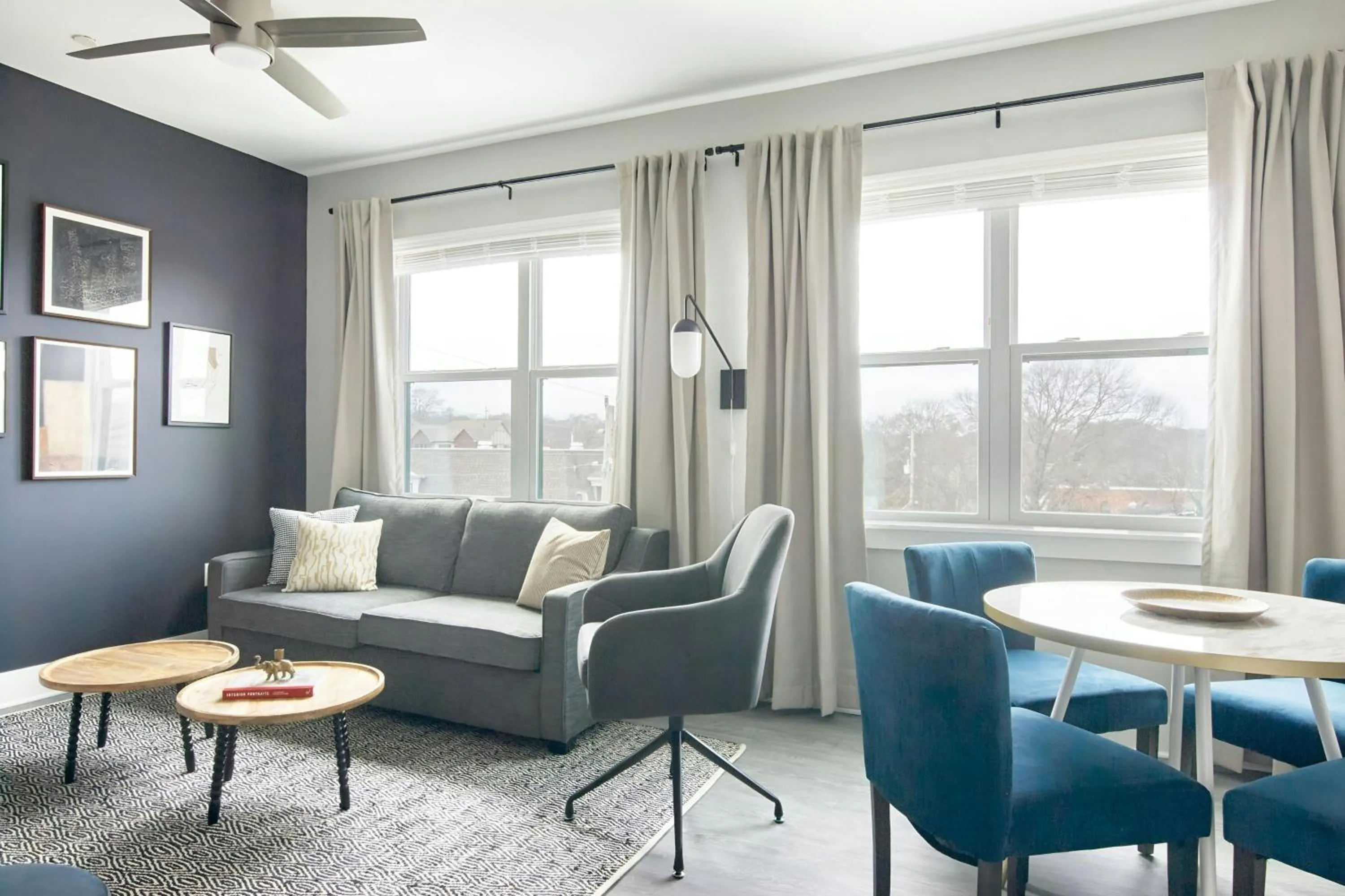 Living room in Sonder by Marriott Bonvoy Belcourt Apartments Hillsboro Village