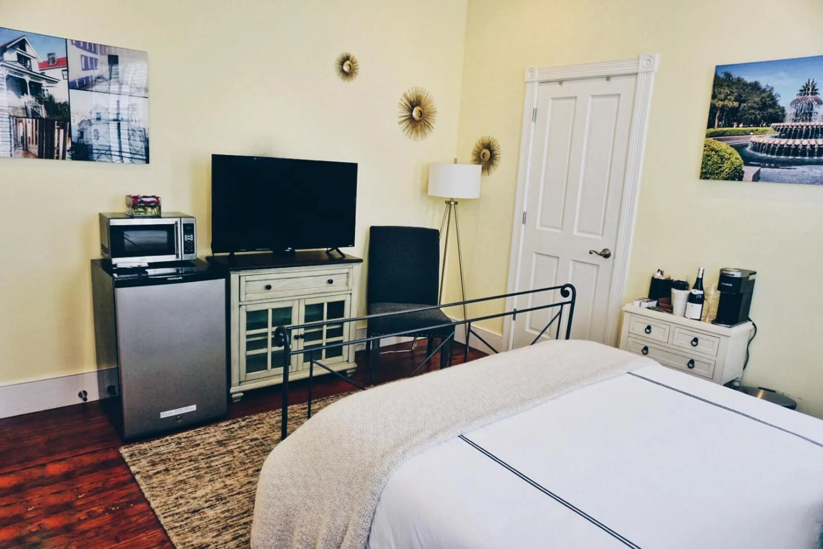Bed in Luxurious Private Suites in Downtown Charleston