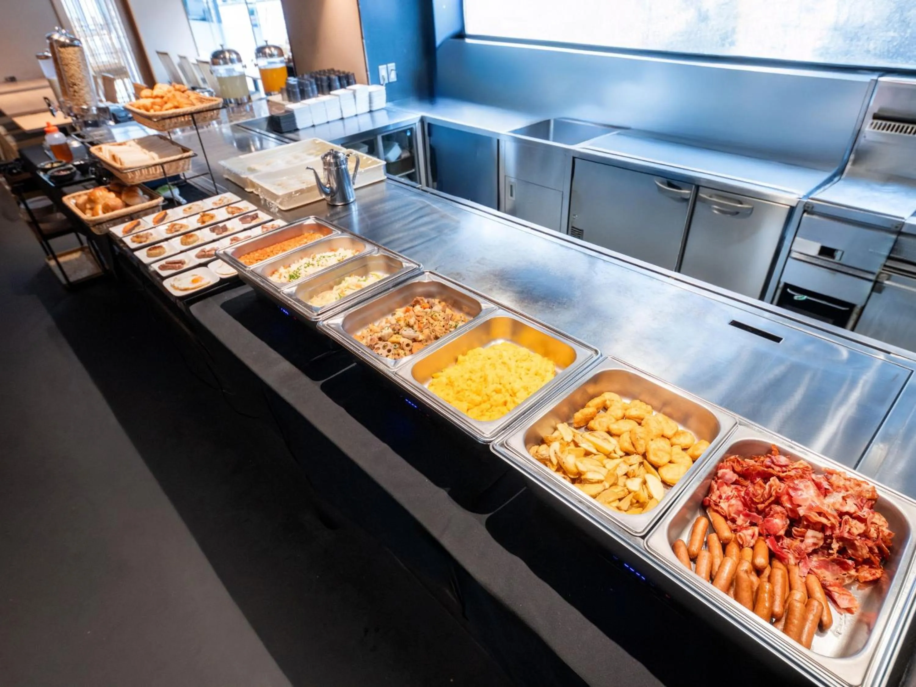 Restaurant/places to eat in APA Hotel Higashi Shinjuku Kabukicho Tower