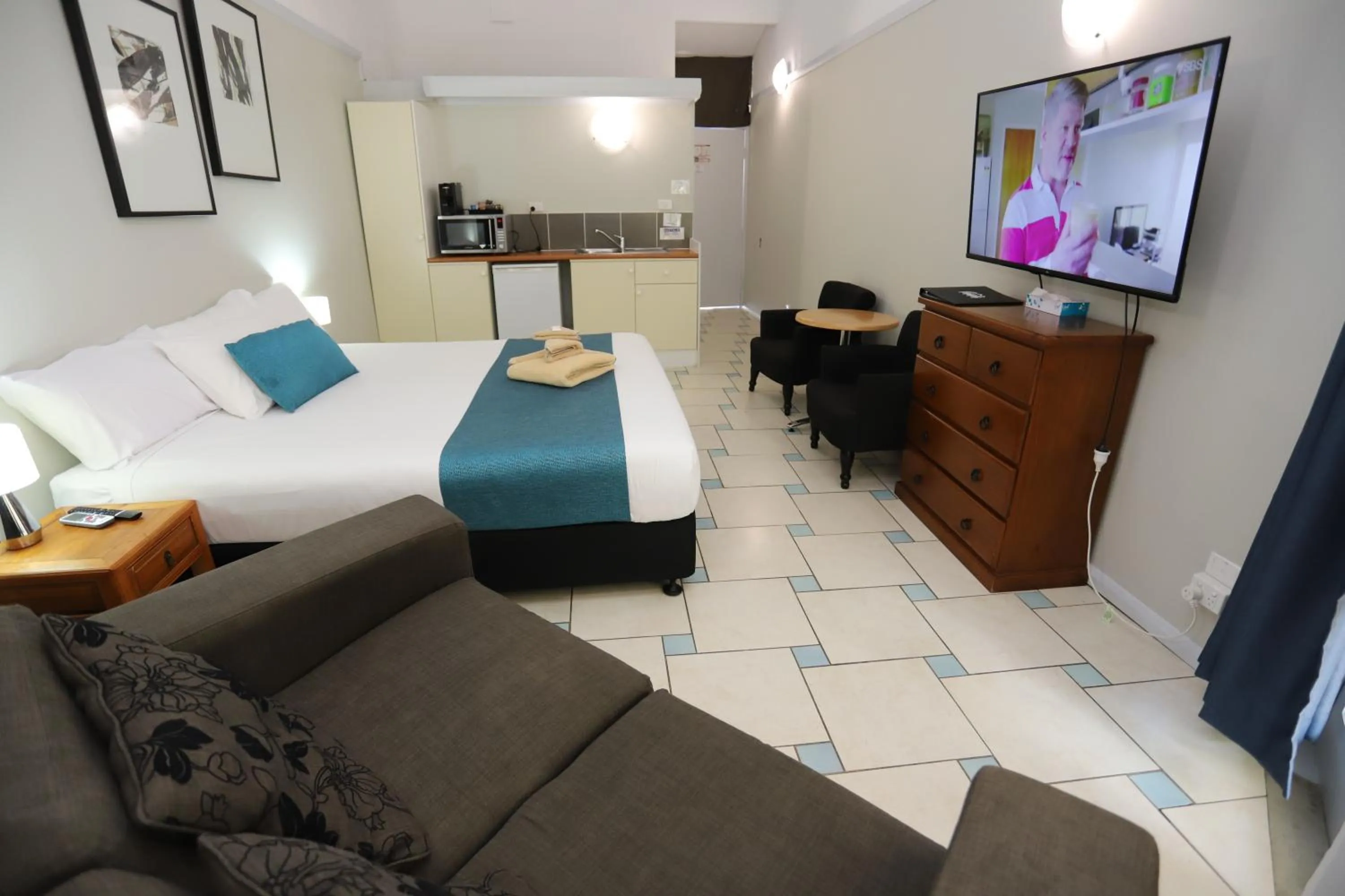 Bed in Kallangur Motel