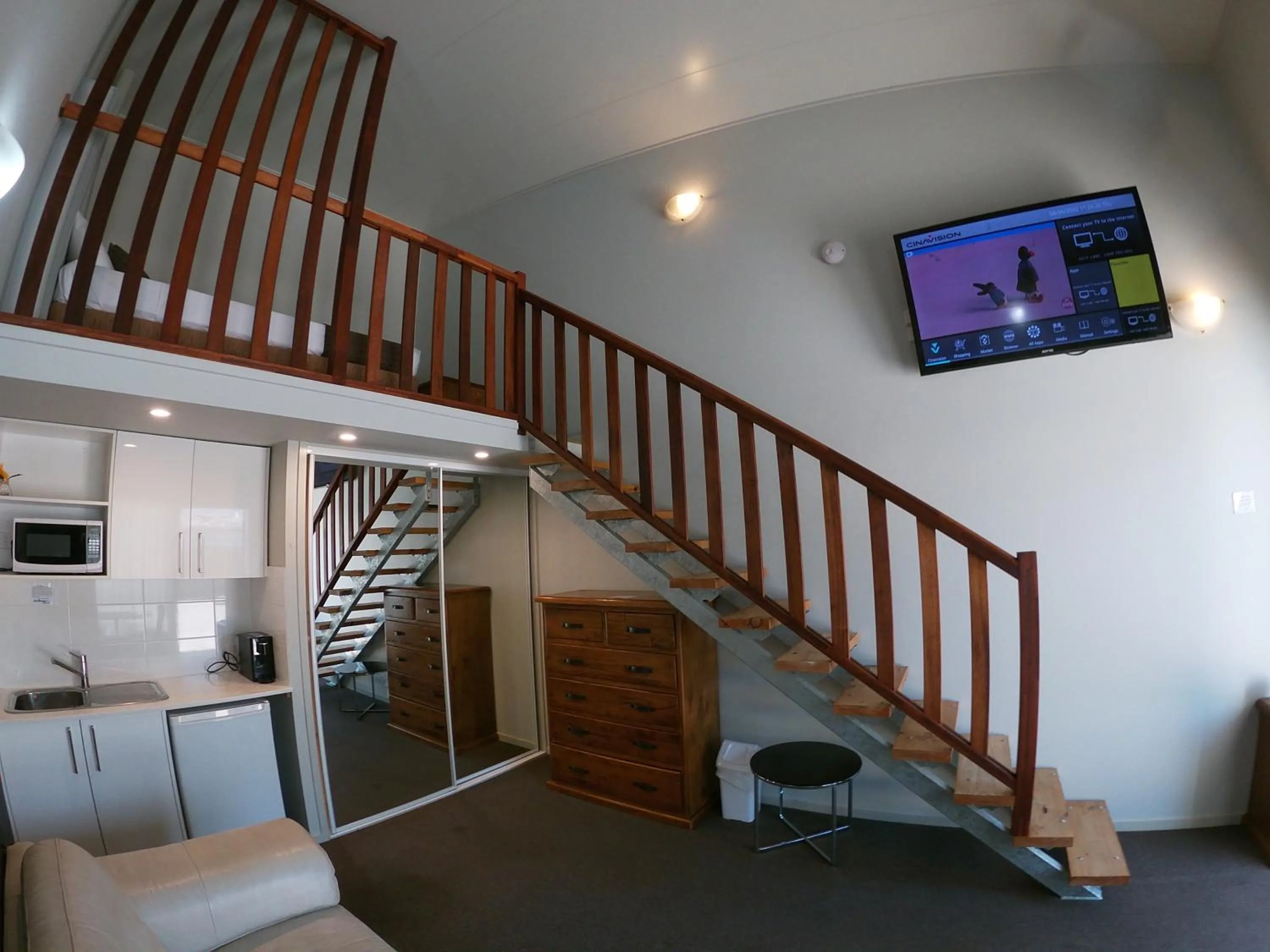 Communal lounge/ TV room in Kallangur Motel