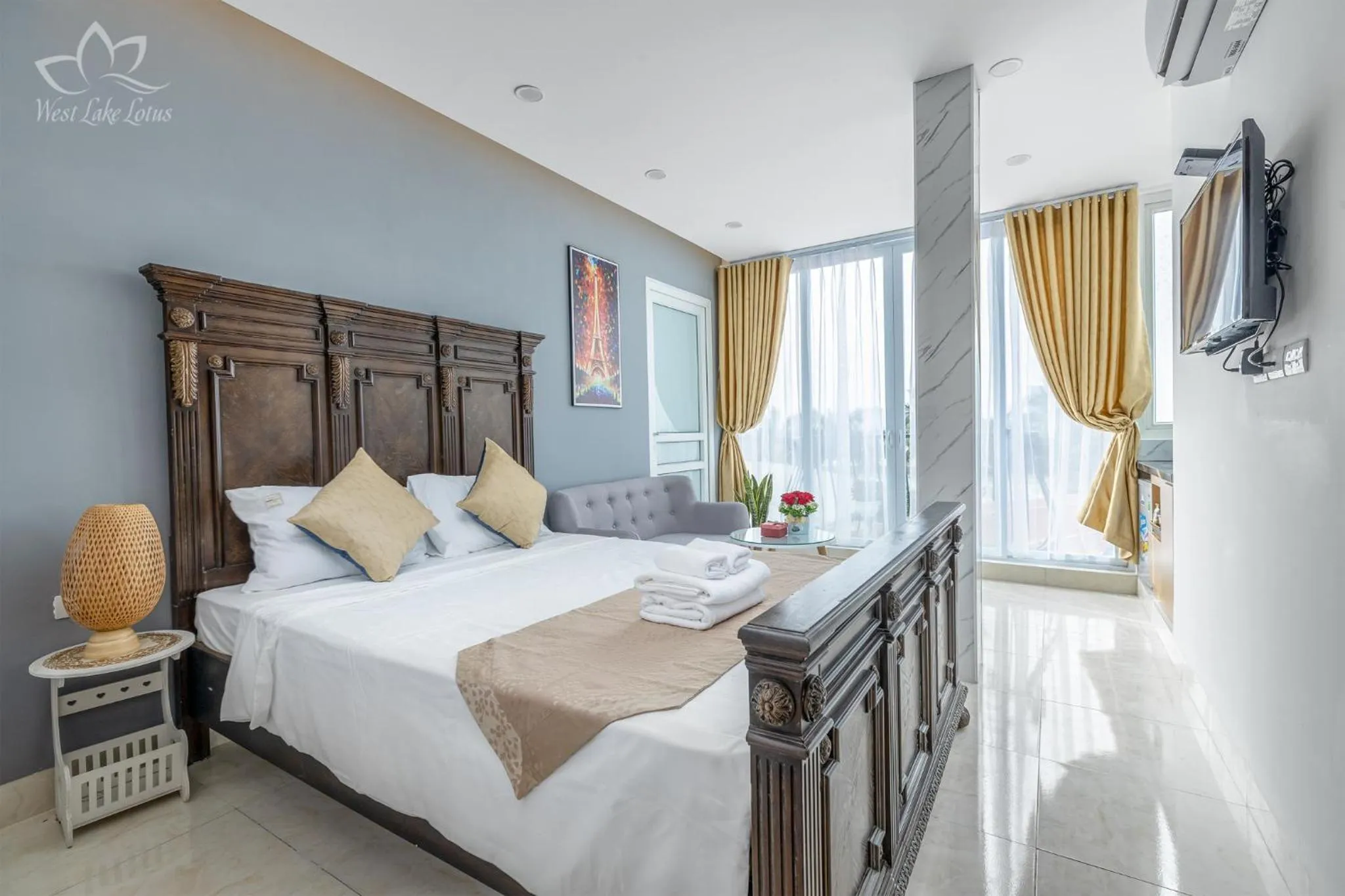 Photo of the whole room, Bed in The Lakeview - West Lake Lotus Apartments