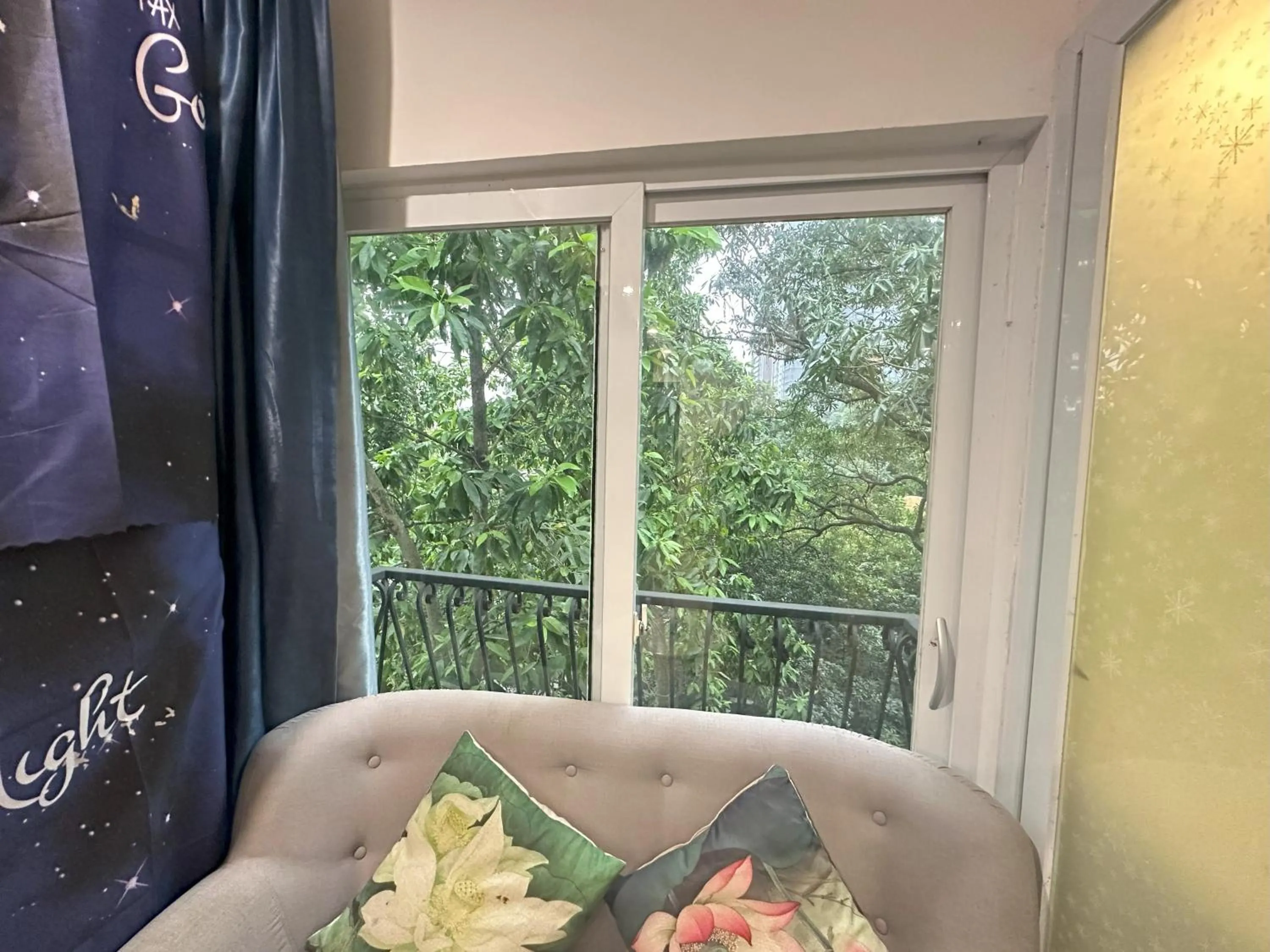 Living room in The Lakeview - West Lake Lotus Apartments