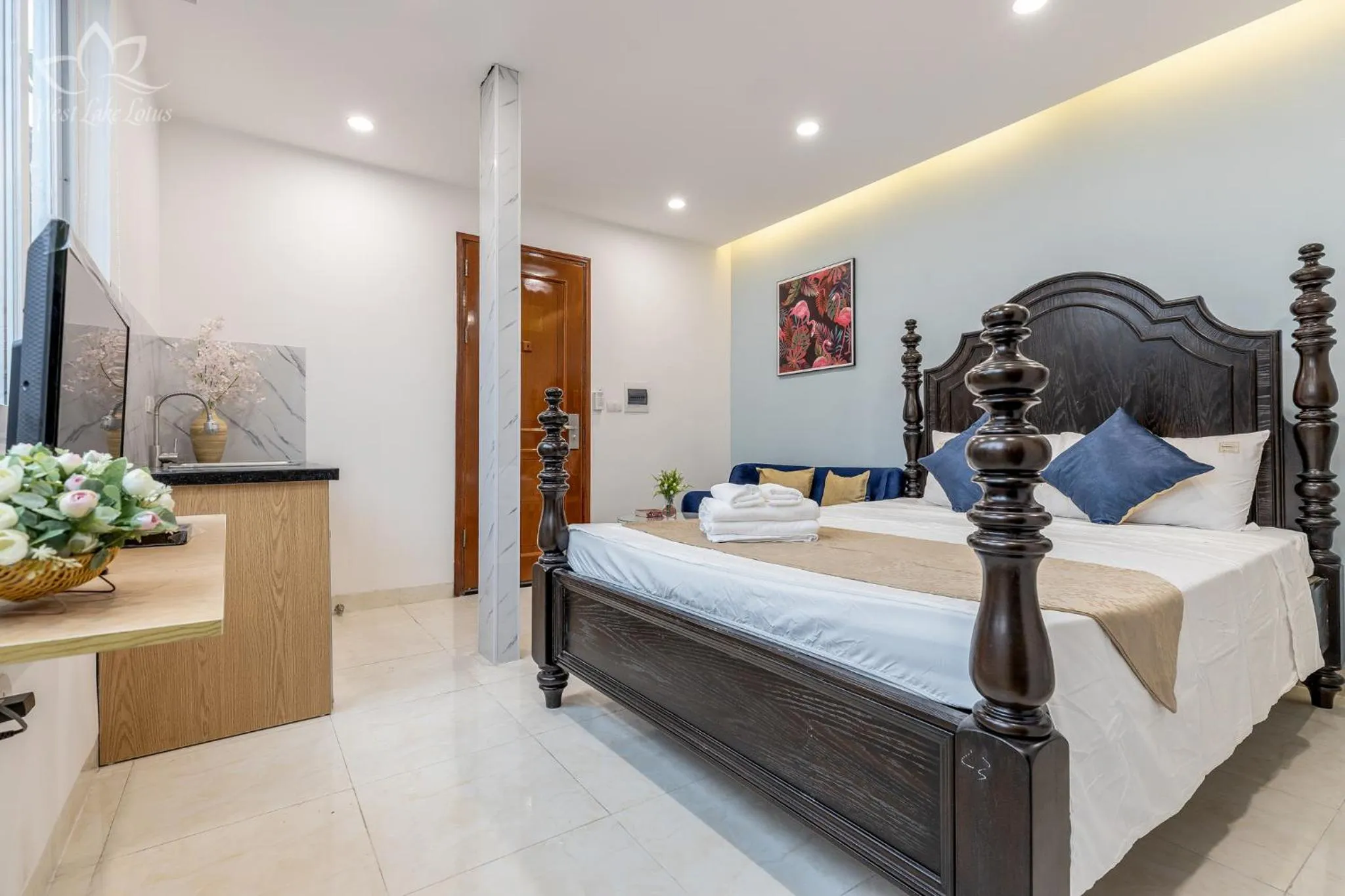 Photo of the whole room, Bed in The Lakeview - West Lake Lotus Apartments