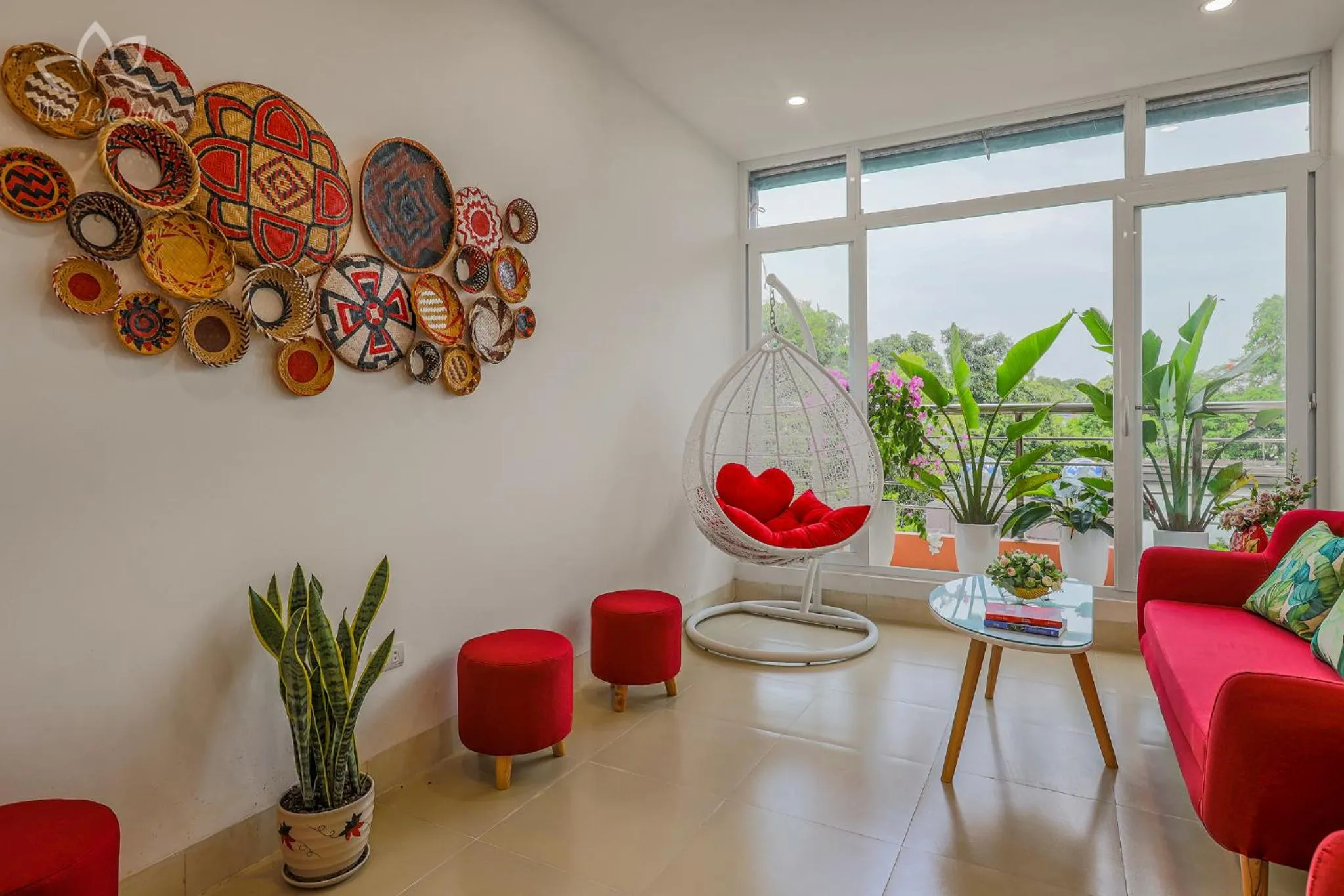 Lounge or bar in The Lakeview - West Lake Lotus Apartments