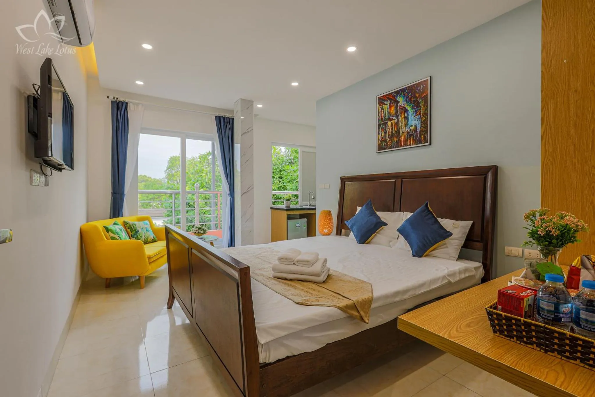 Photo of the whole room, Bed in The Lakeview - West Lake Lotus Apartments