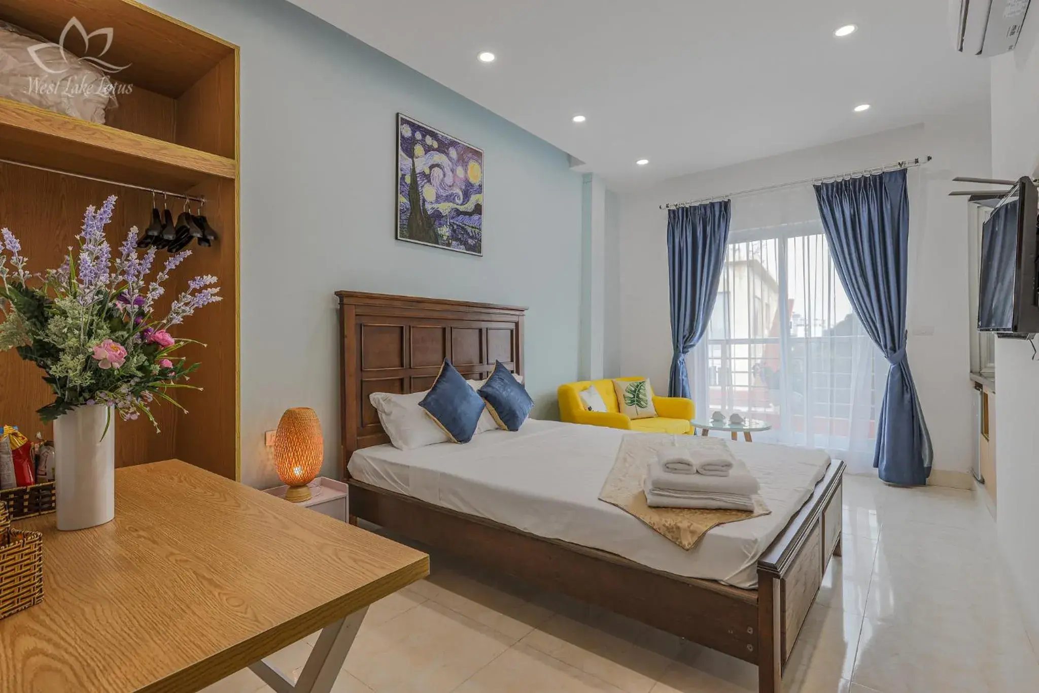 Deluxe Room in The Lakeview - West Lake Lotus Apartments Deluxe Room in The Lakeview - West Lake Lotus Apartments