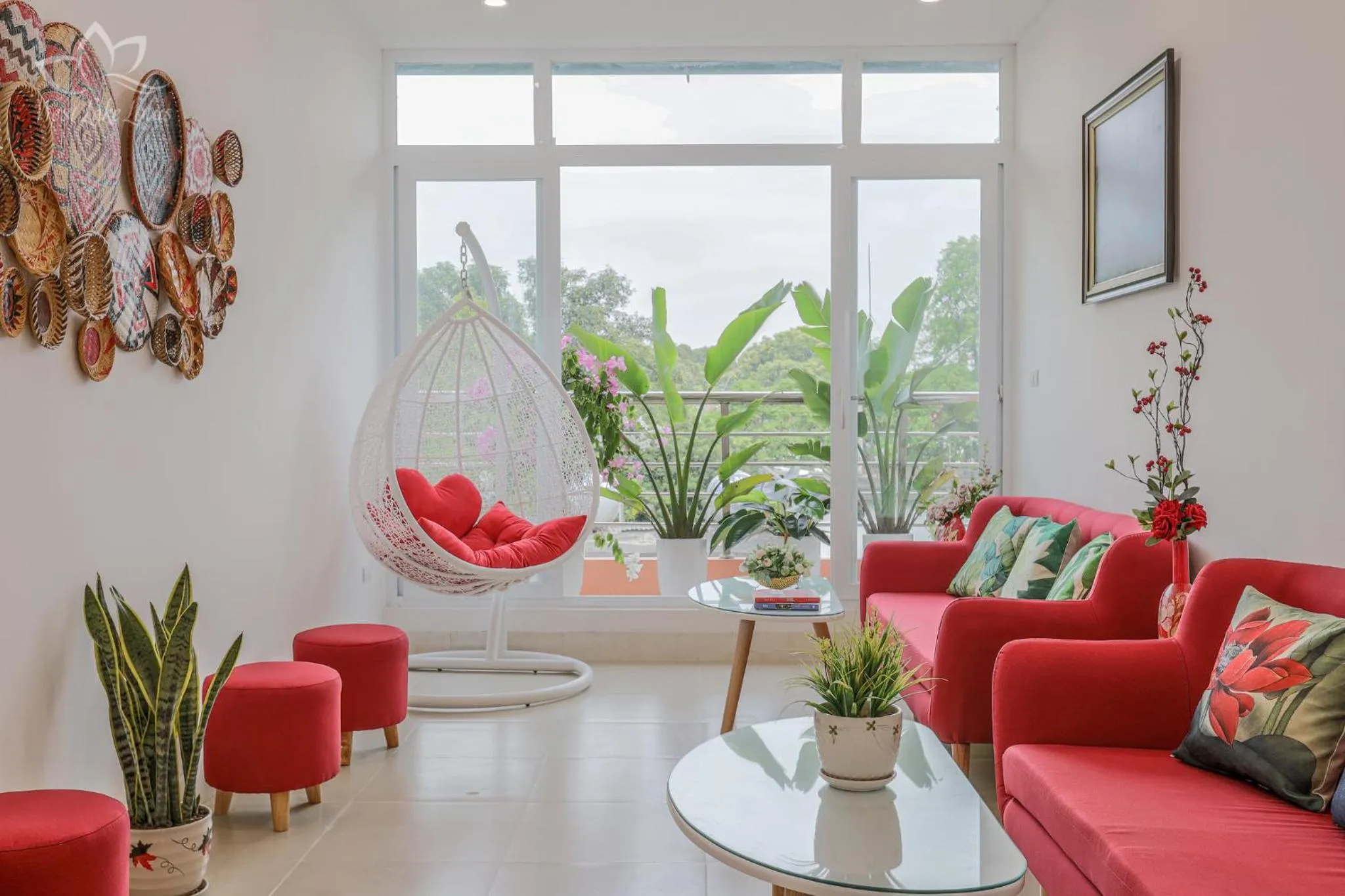 Lounge or bar in The Lakeview - West Lake Lotus Apartments