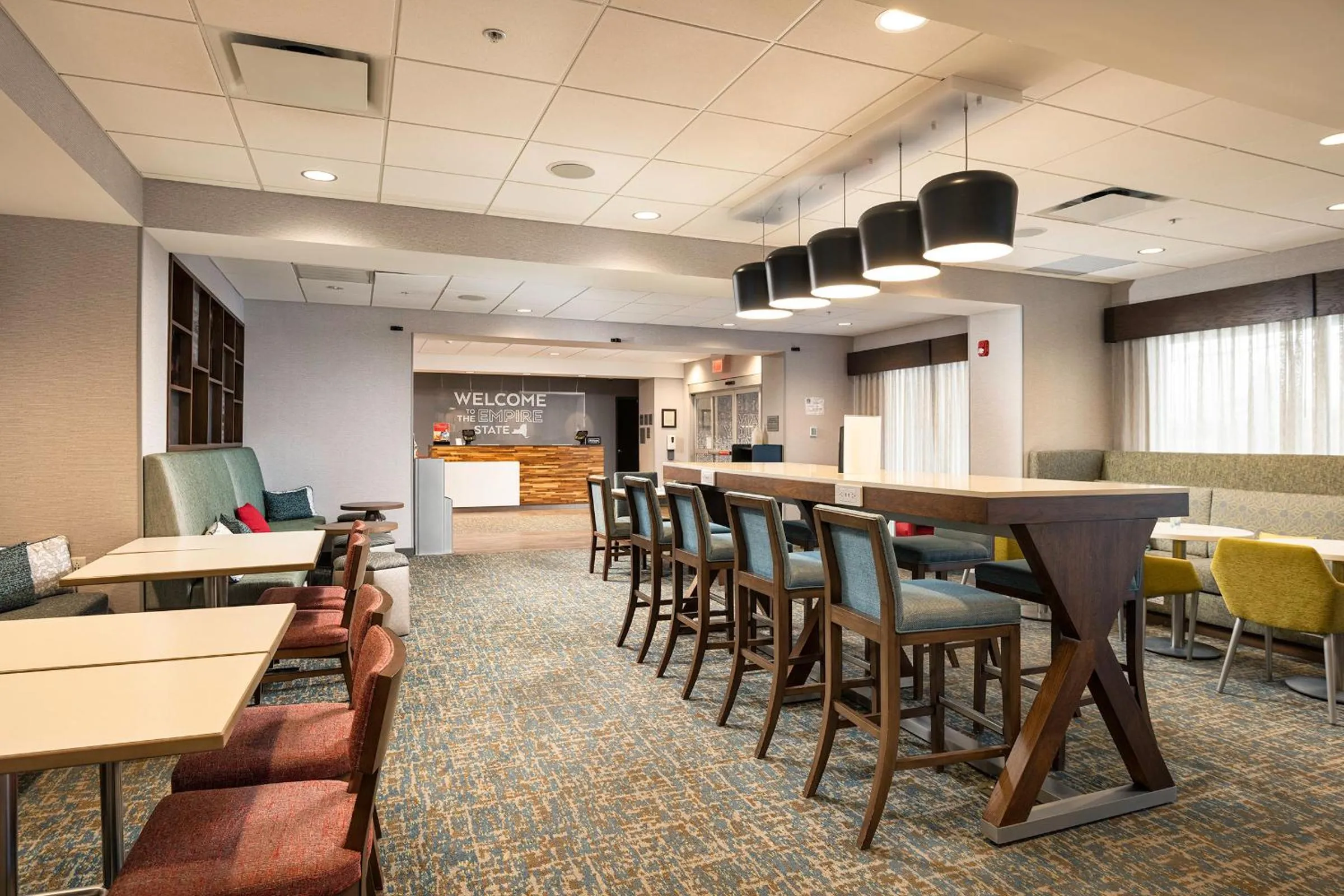 Property building in Hampton Inn Buffalo - Amherst