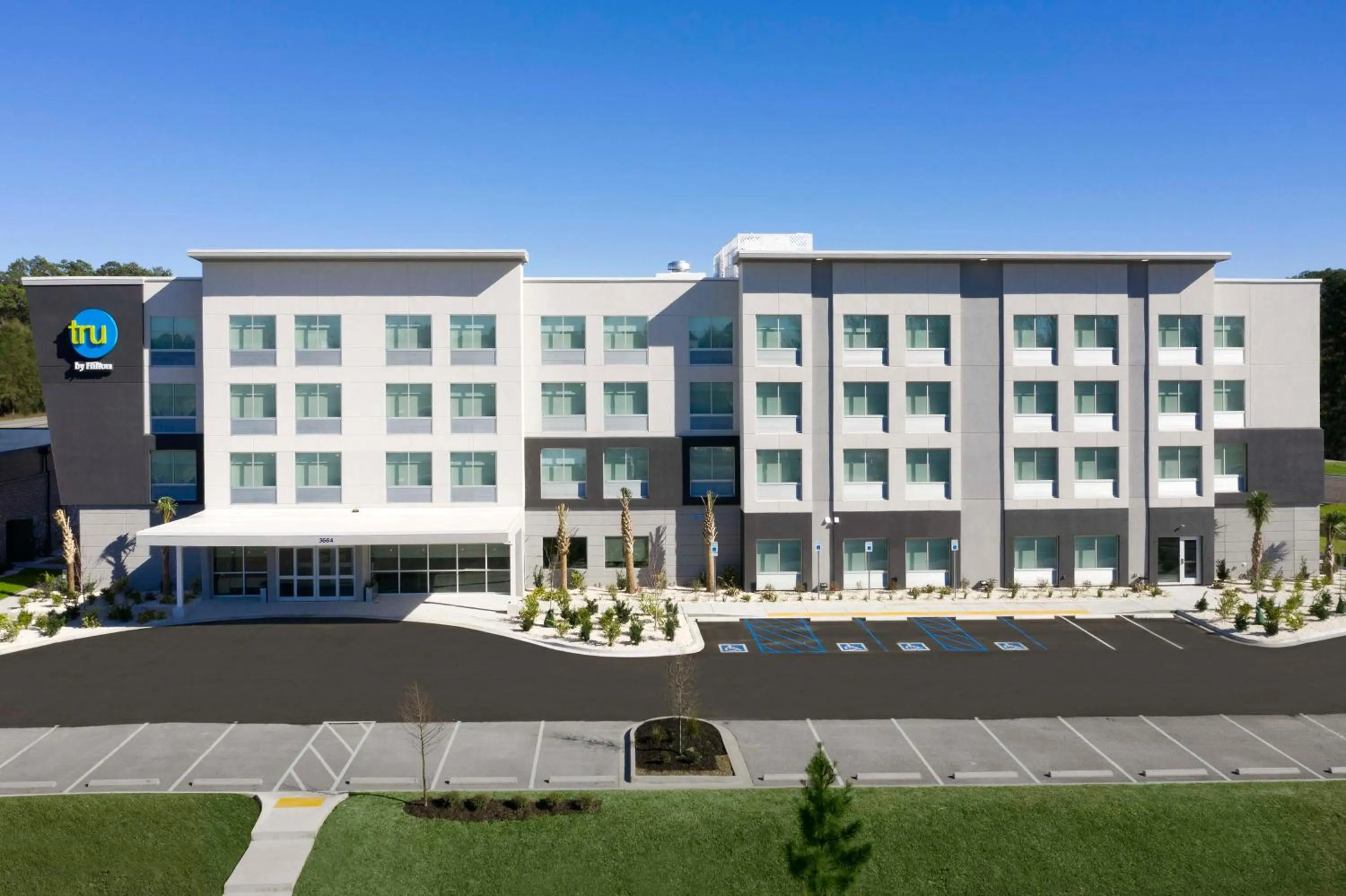 Property building in Tru by Hilton Beaufort, Sc