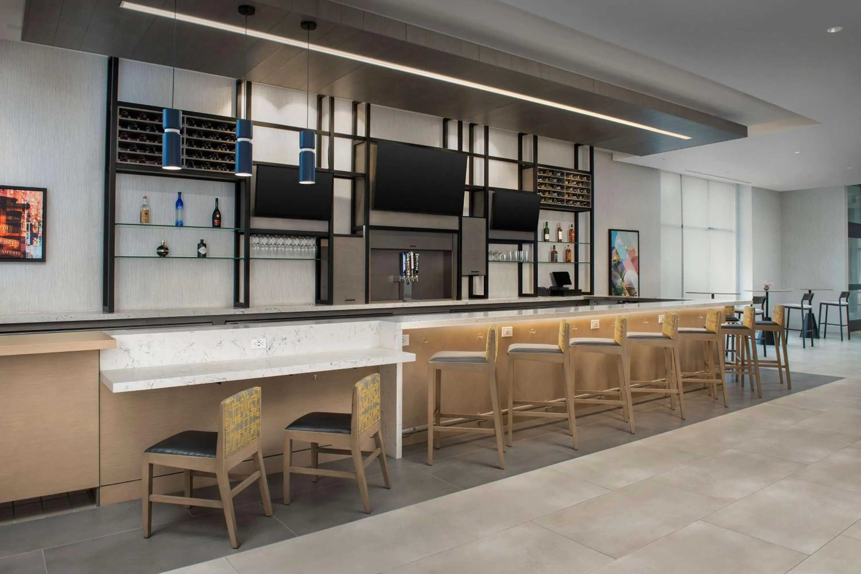 Lounge or bar in Hilton Garden Inn San Jose Airport