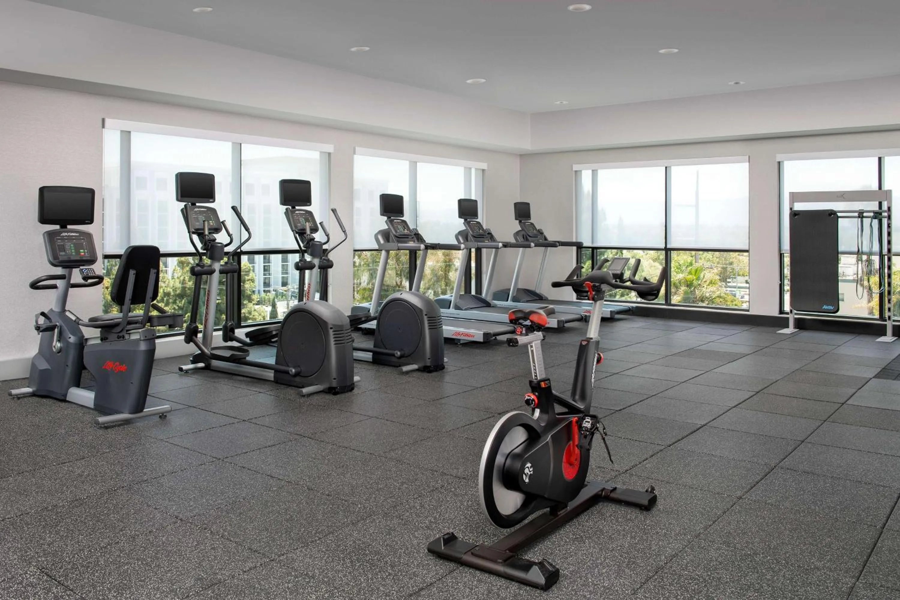 Fitness centre/facilities in Hilton Garden Inn San Jose Airport