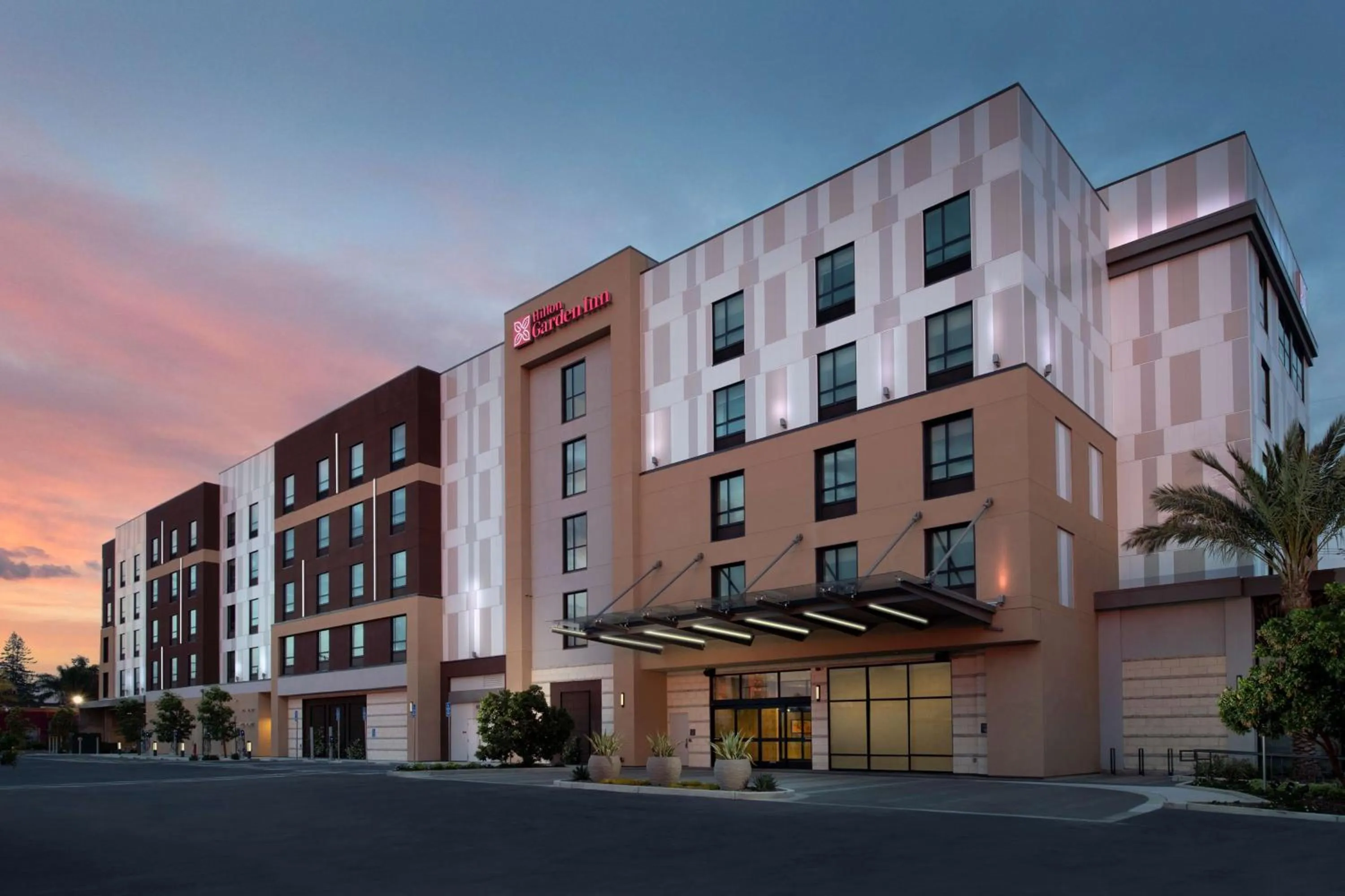 Property building in Hilton Garden Inn San Jose Airport