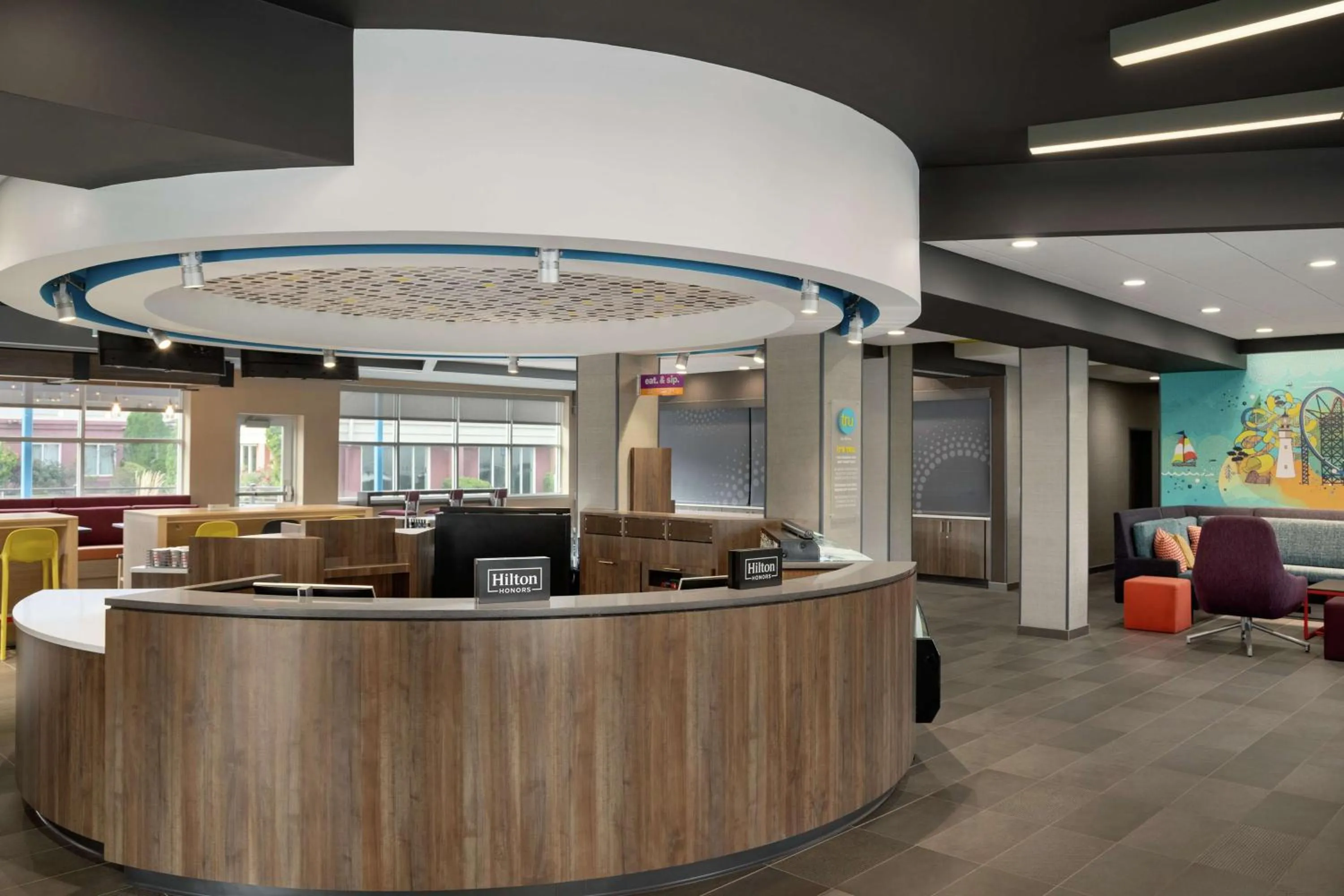 Lobby or reception in Tru By Hilton Sandusky, Oh