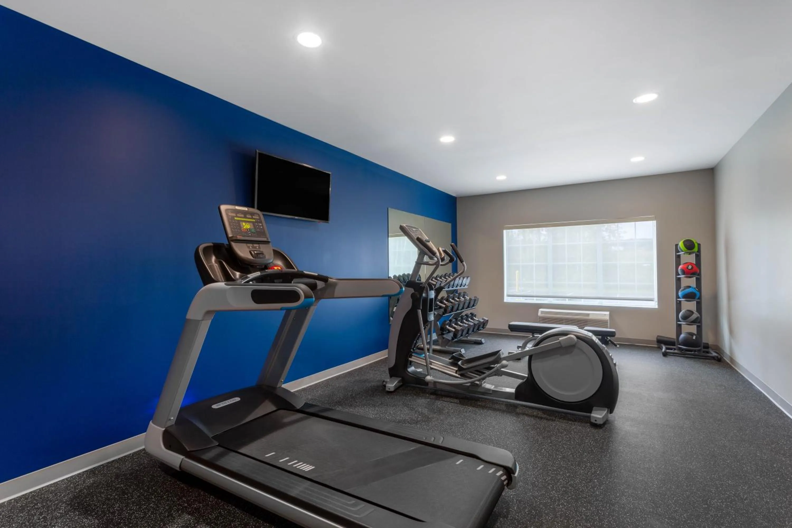 Fitness centre/facilities in Microtel Inn & Suites by Wyndham Amsterdam NY