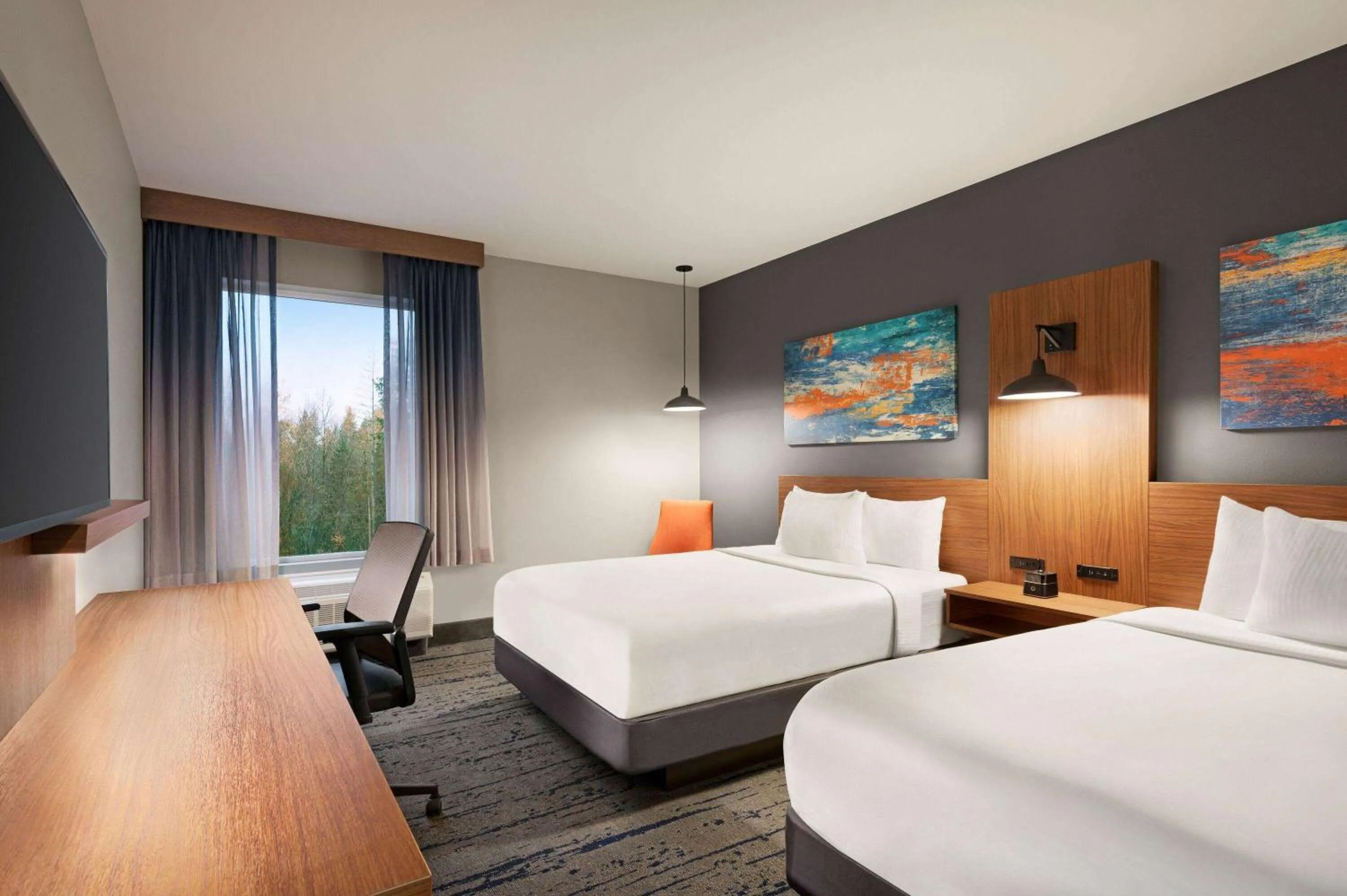 Photo of the whole room, Bed in La Quinta Inn & Suites by Wyndham Marysville