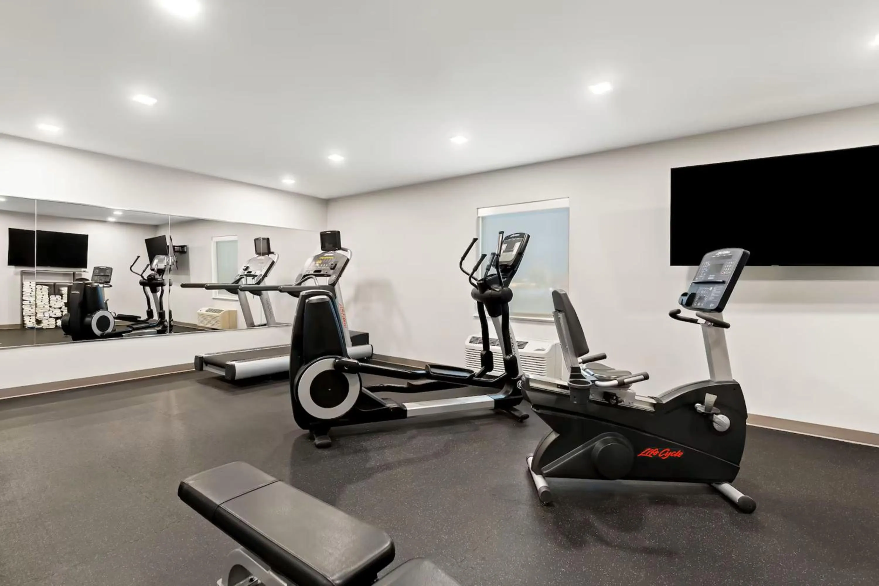 Fitness centre/facilities in Holiday Inn Express & Suites George - Quincy South by IHG