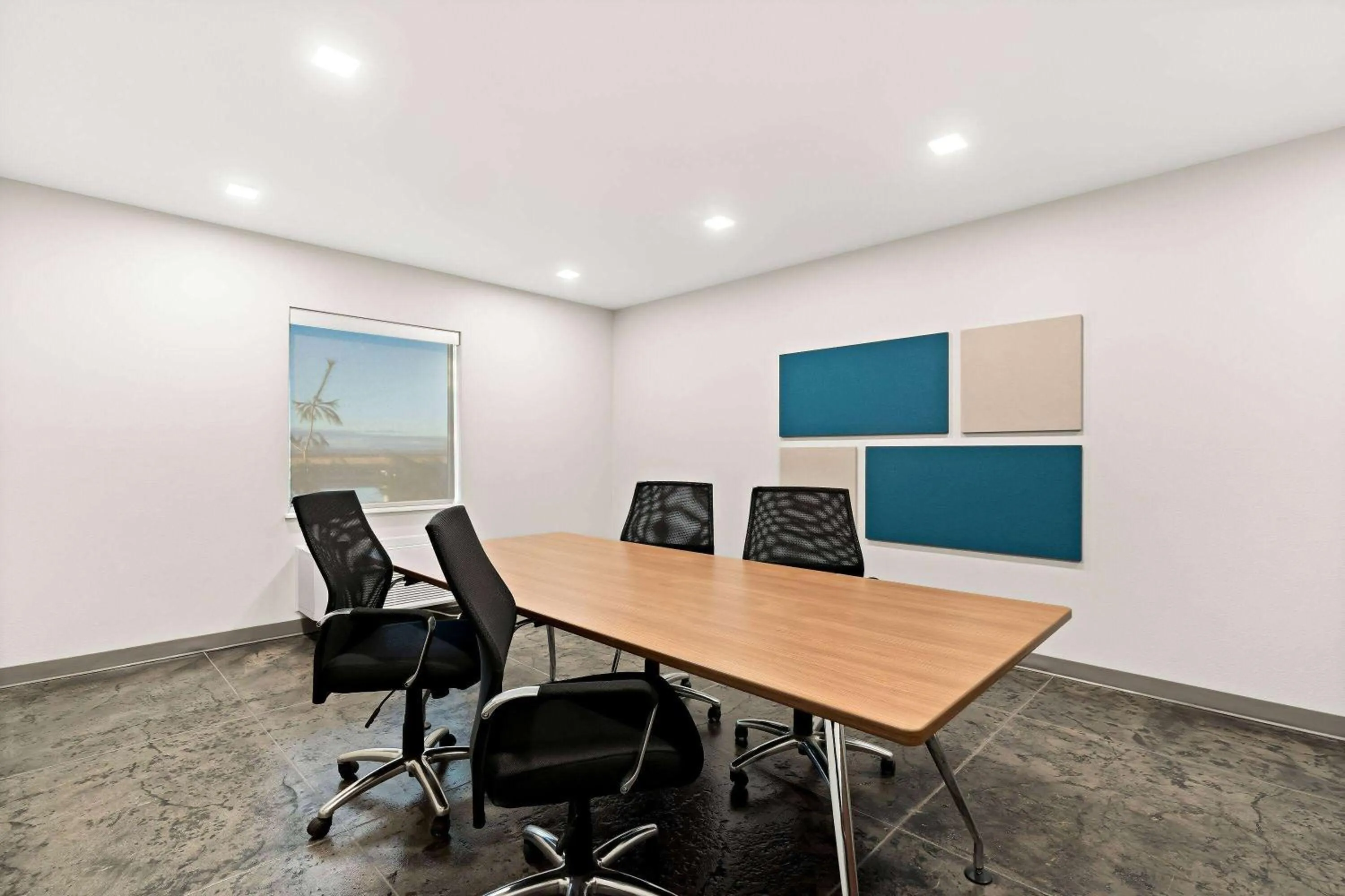 Meeting/conference room in Holiday Inn Express & Suites George - Quincy South by IHG