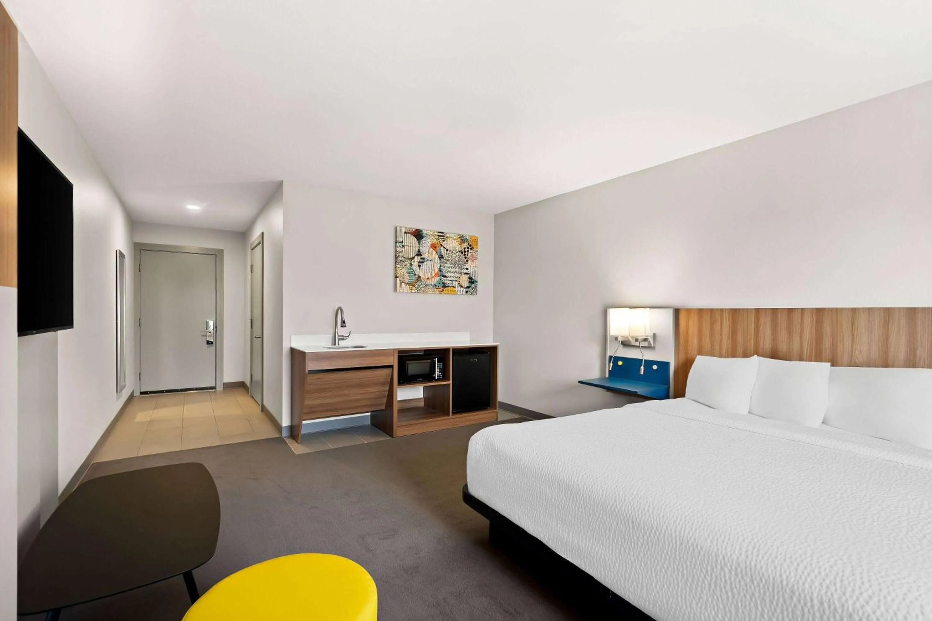 Photo of the whole room, Bed in Holiday Inn Express & Suites George - Quincy South by IHG