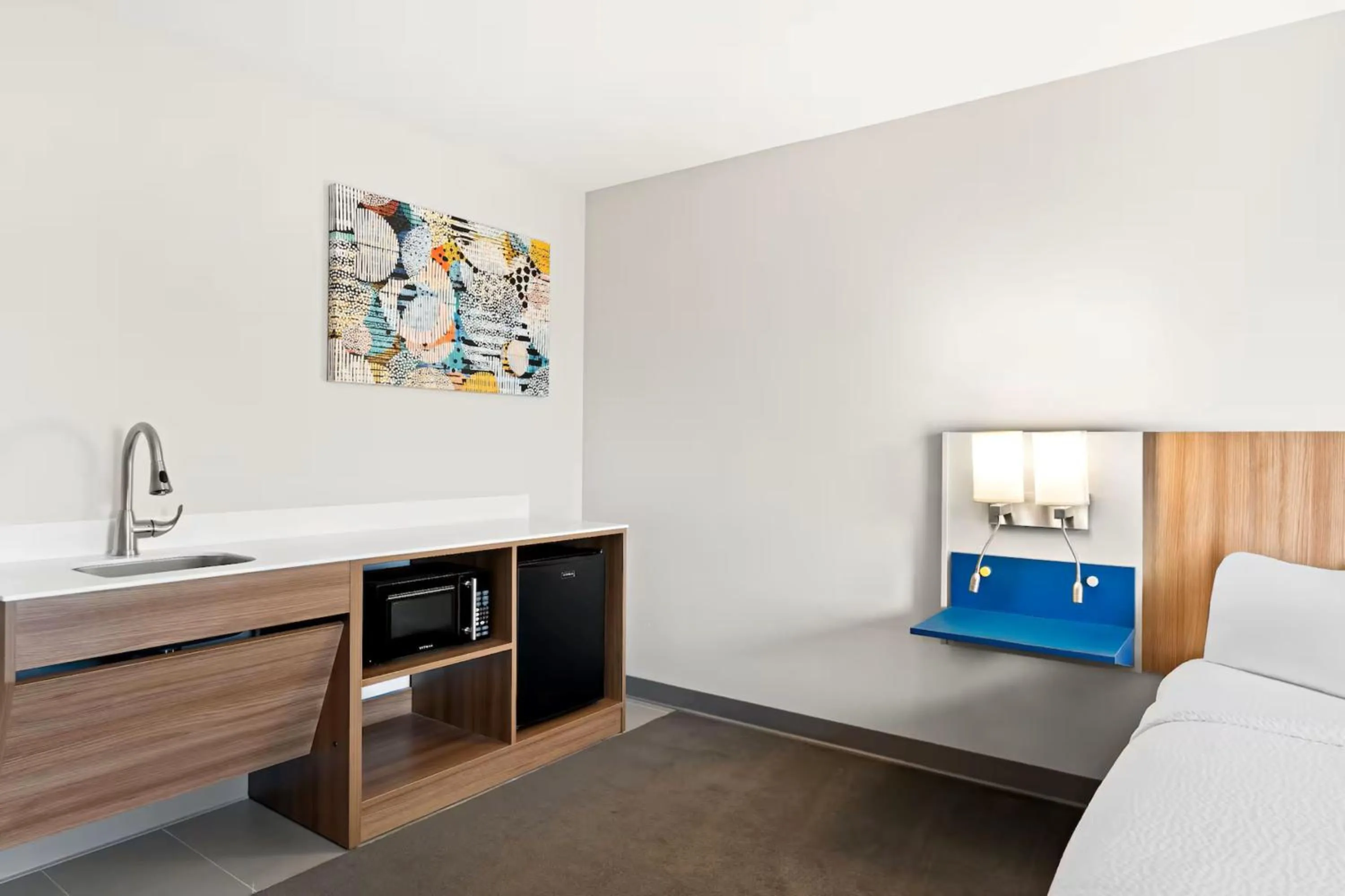 Photo of the whole room, Bed in Holiday Inn Express & Suites George - Quincy South by IHG