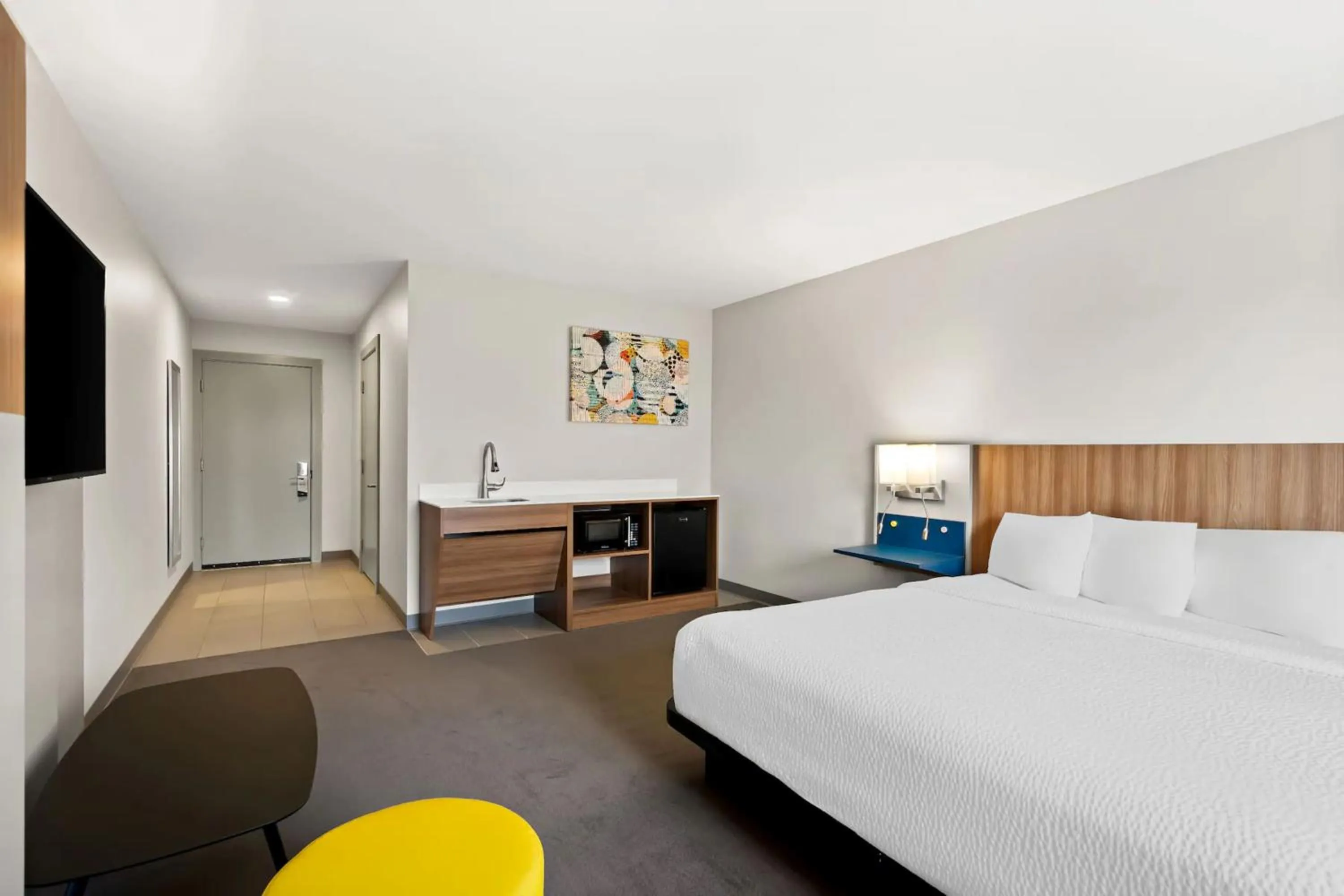Photo of the whole room, Bed in Holiday Inn Express & Suites George - Quincy South by IHG