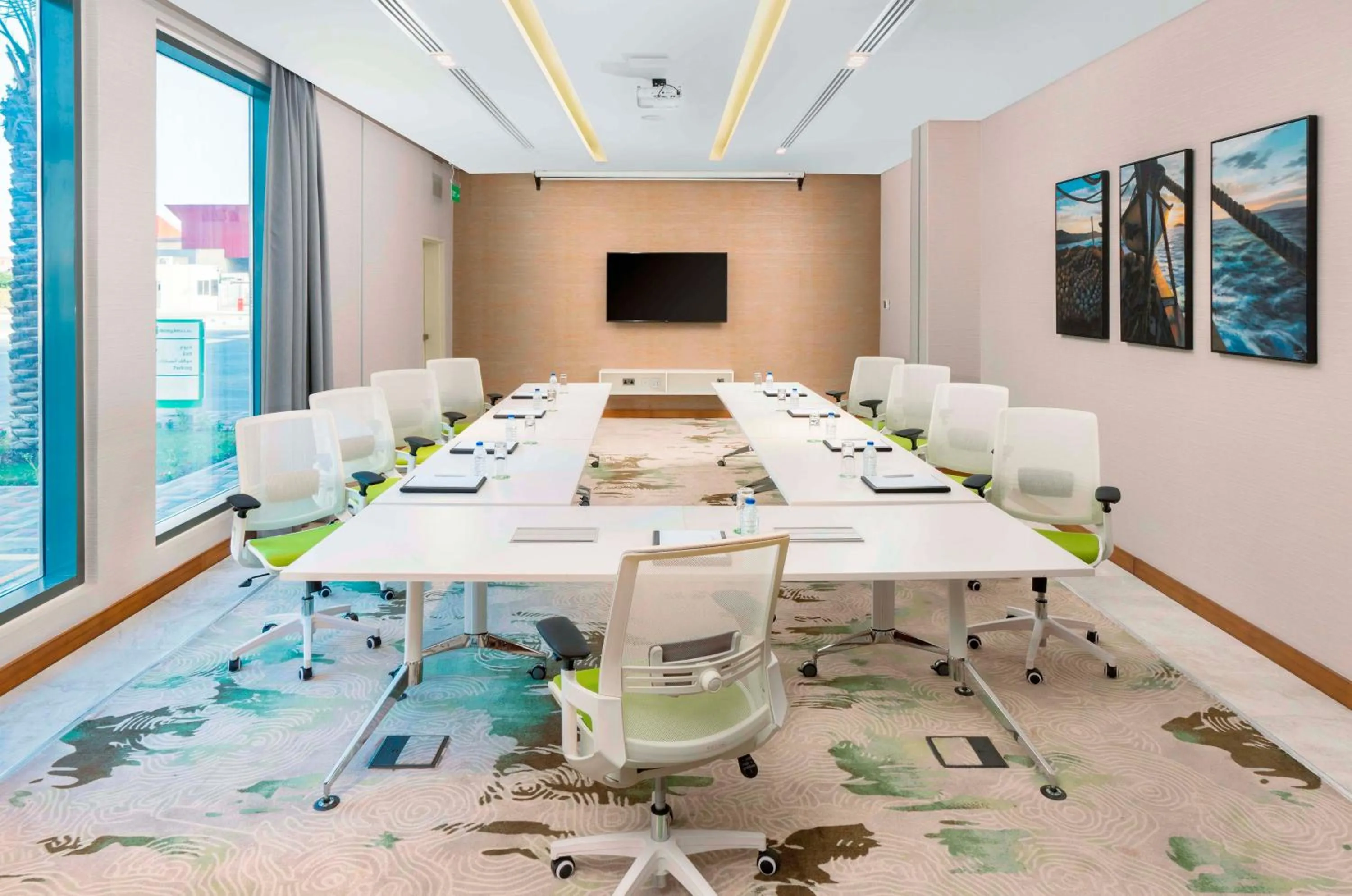Meeting/conference room in Holiday Inn & Suites Al Jubail by IHG