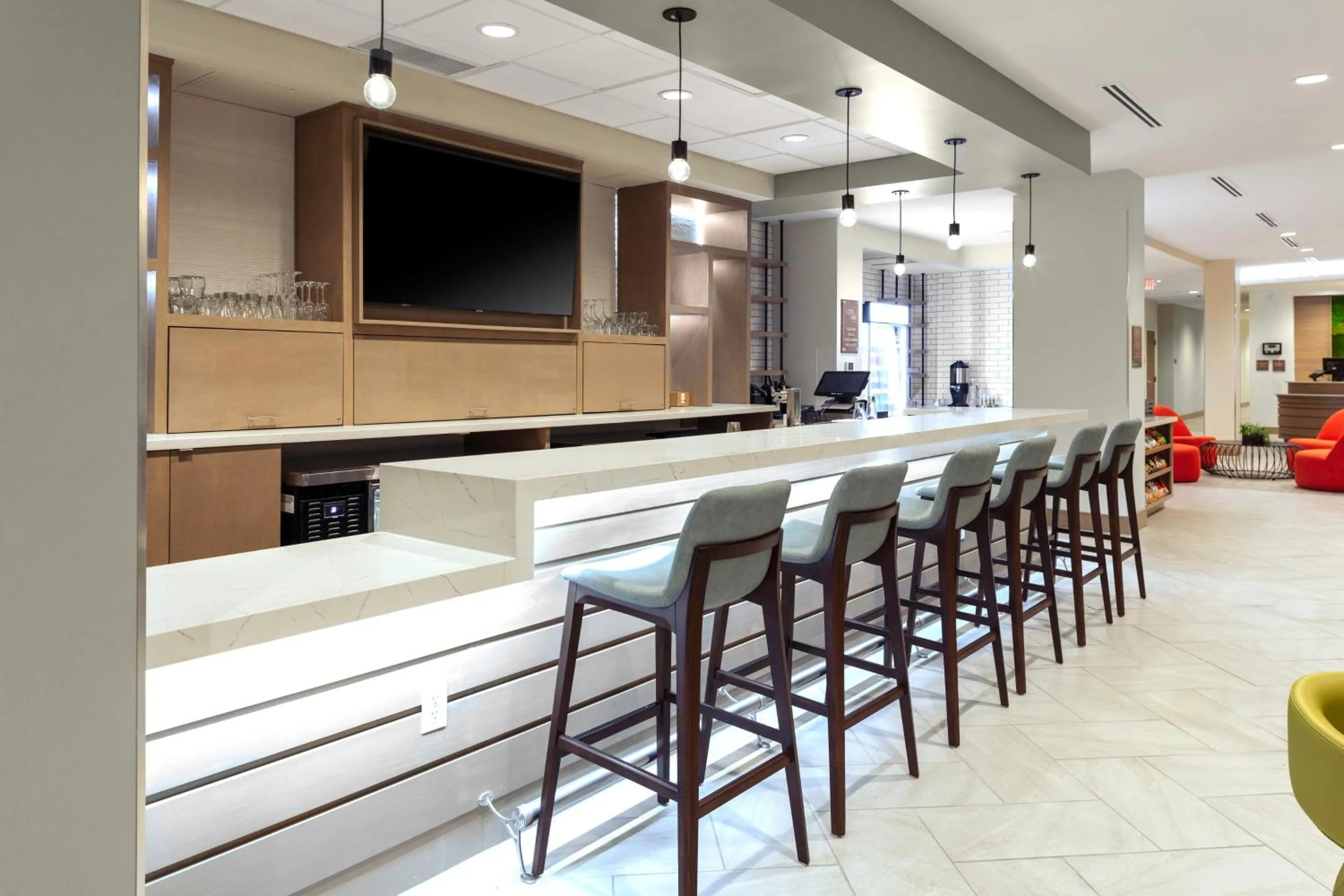 Lounge or bar in EVEN Hotel Shenandoah - The Woodlands by IHG