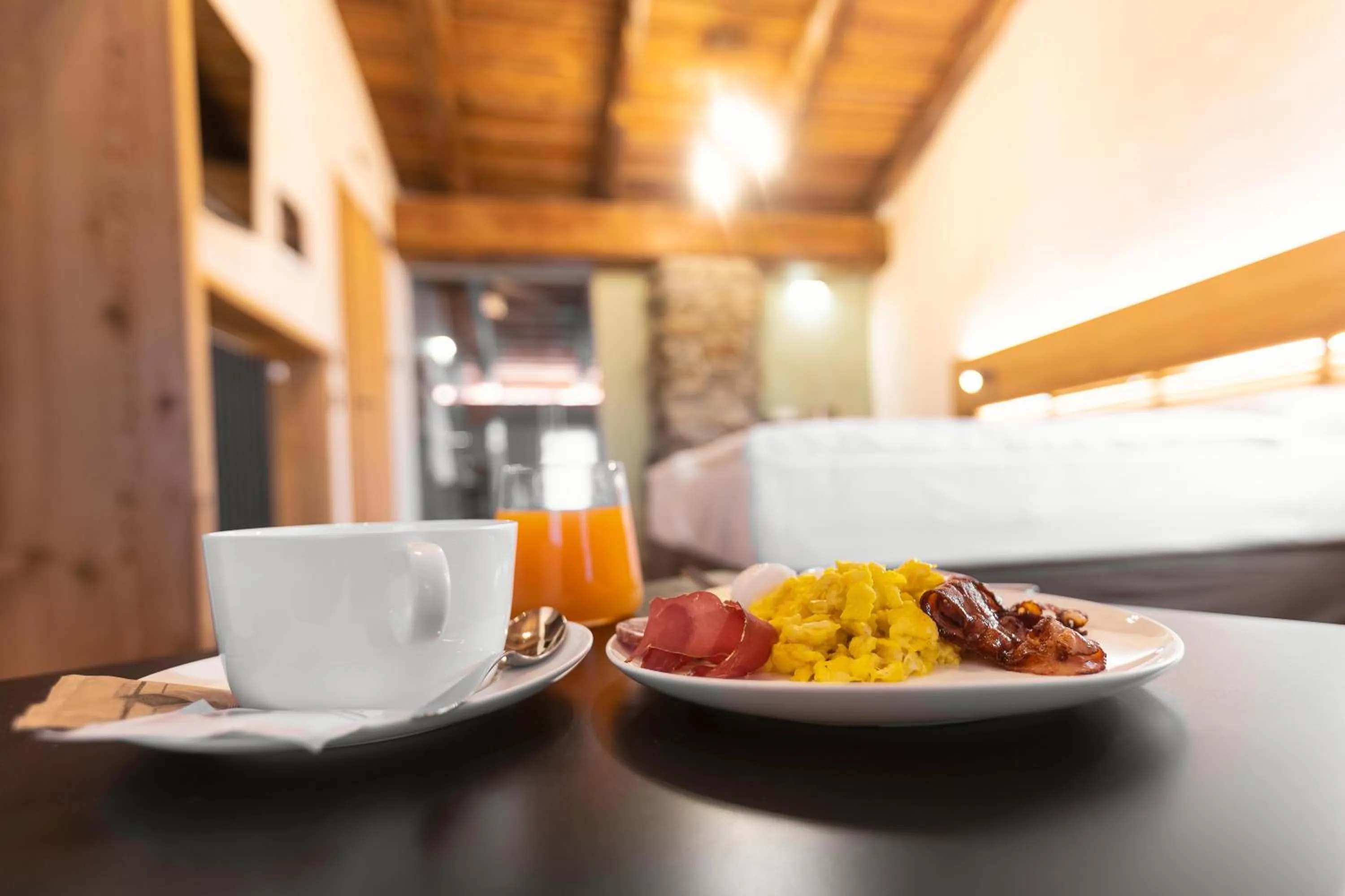 Decorative detail, Bed in Curt di Clement Eco Mobility Hotel