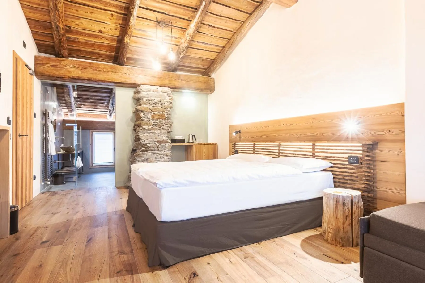 Photo of the whole room, Bed in Curt di Clement Eco Mobility Hotel