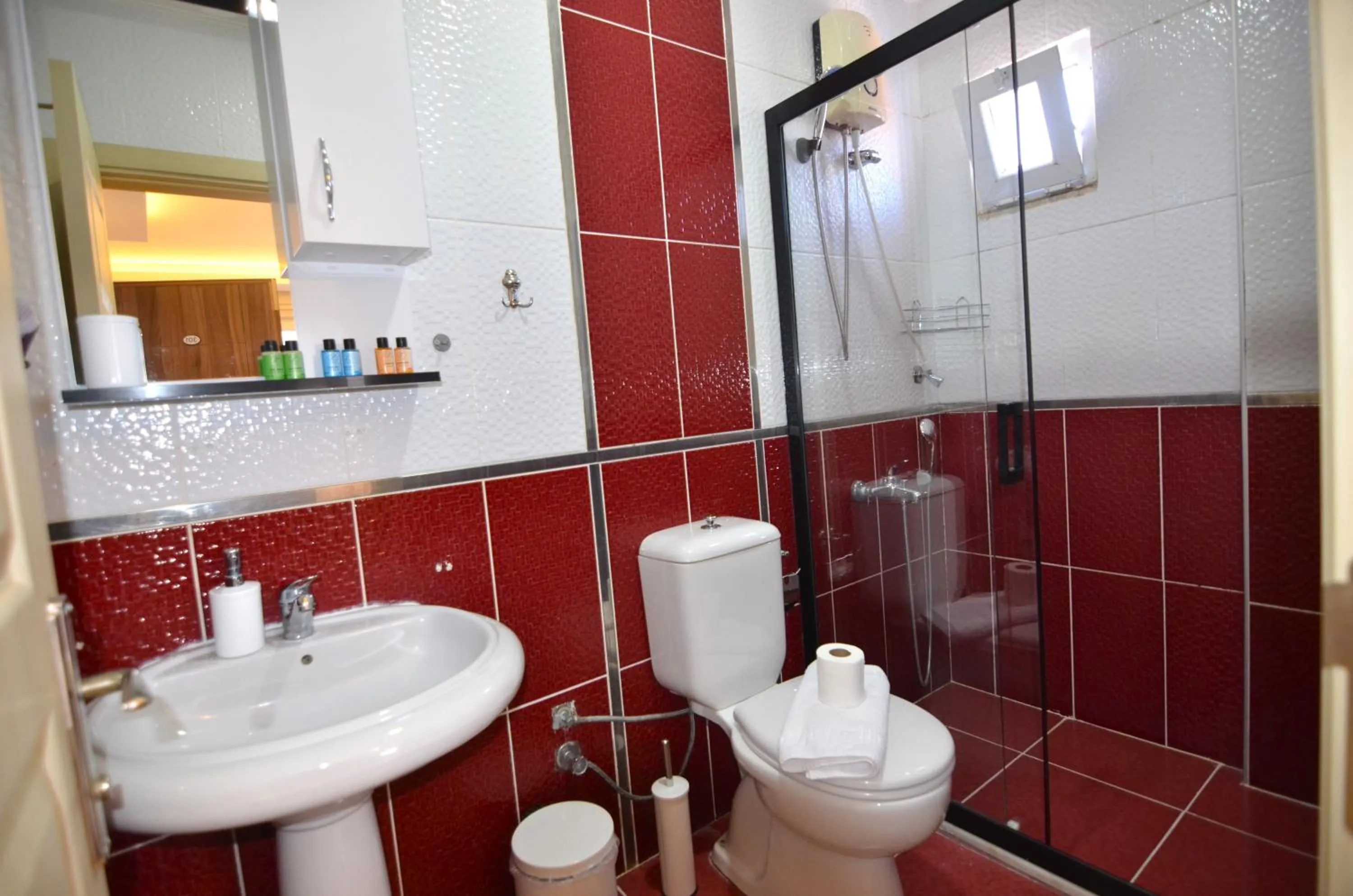 Shower in Mykonut Apart Hotel