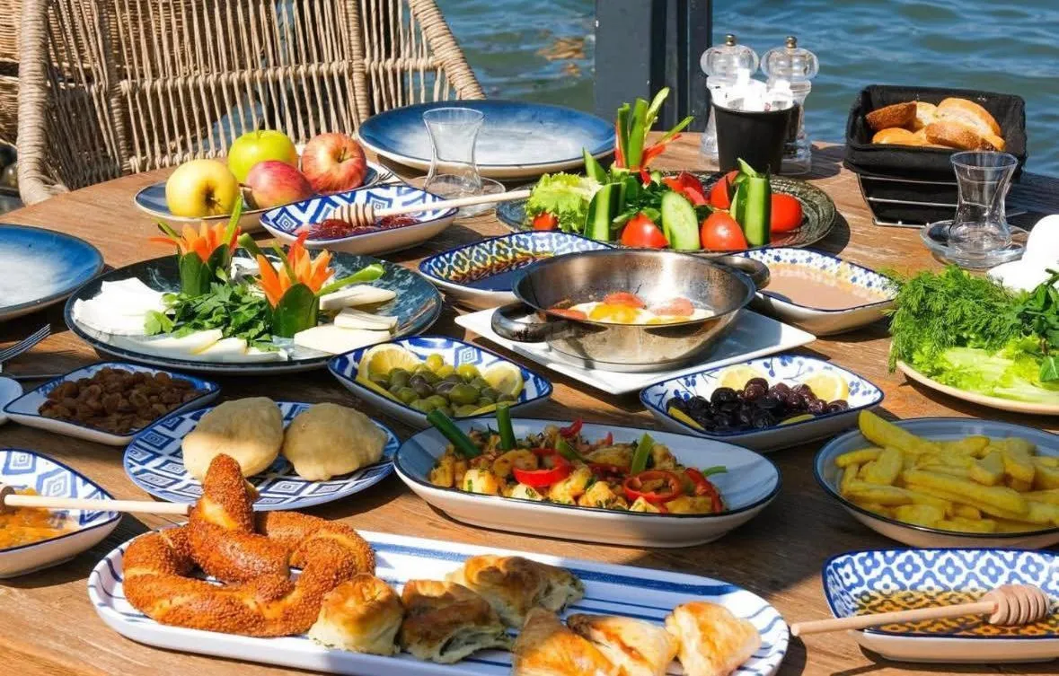 Food and drinks in Mykonut Apart Hotel