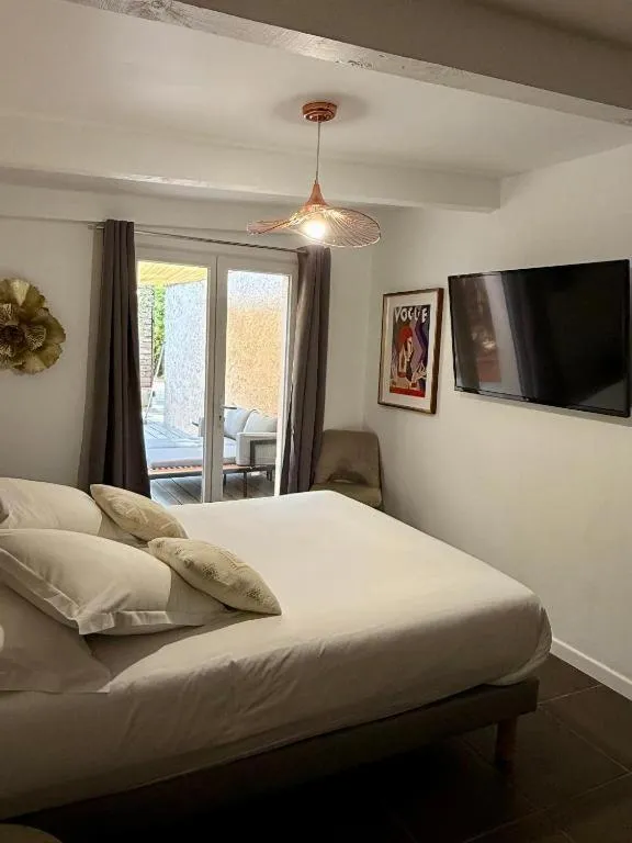 Photo of the whole room, Bed in La Villa Dune, Hôtel & Spa