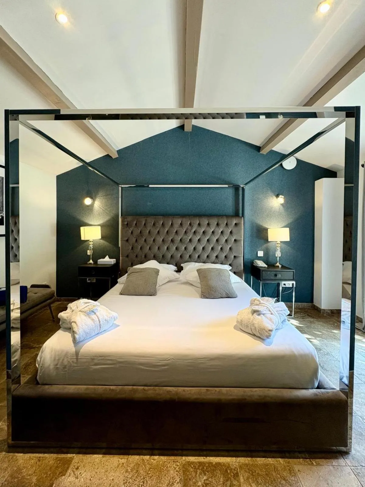 Property building, Bed in La Villa Dune, Hôtel & Spa