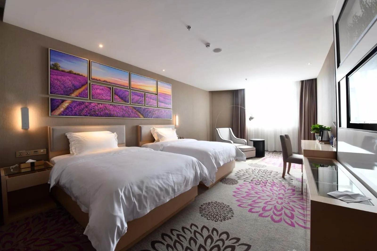 Bed in Lavande Hotel Huizhou High-speed Railway South Station Wanlian Square
