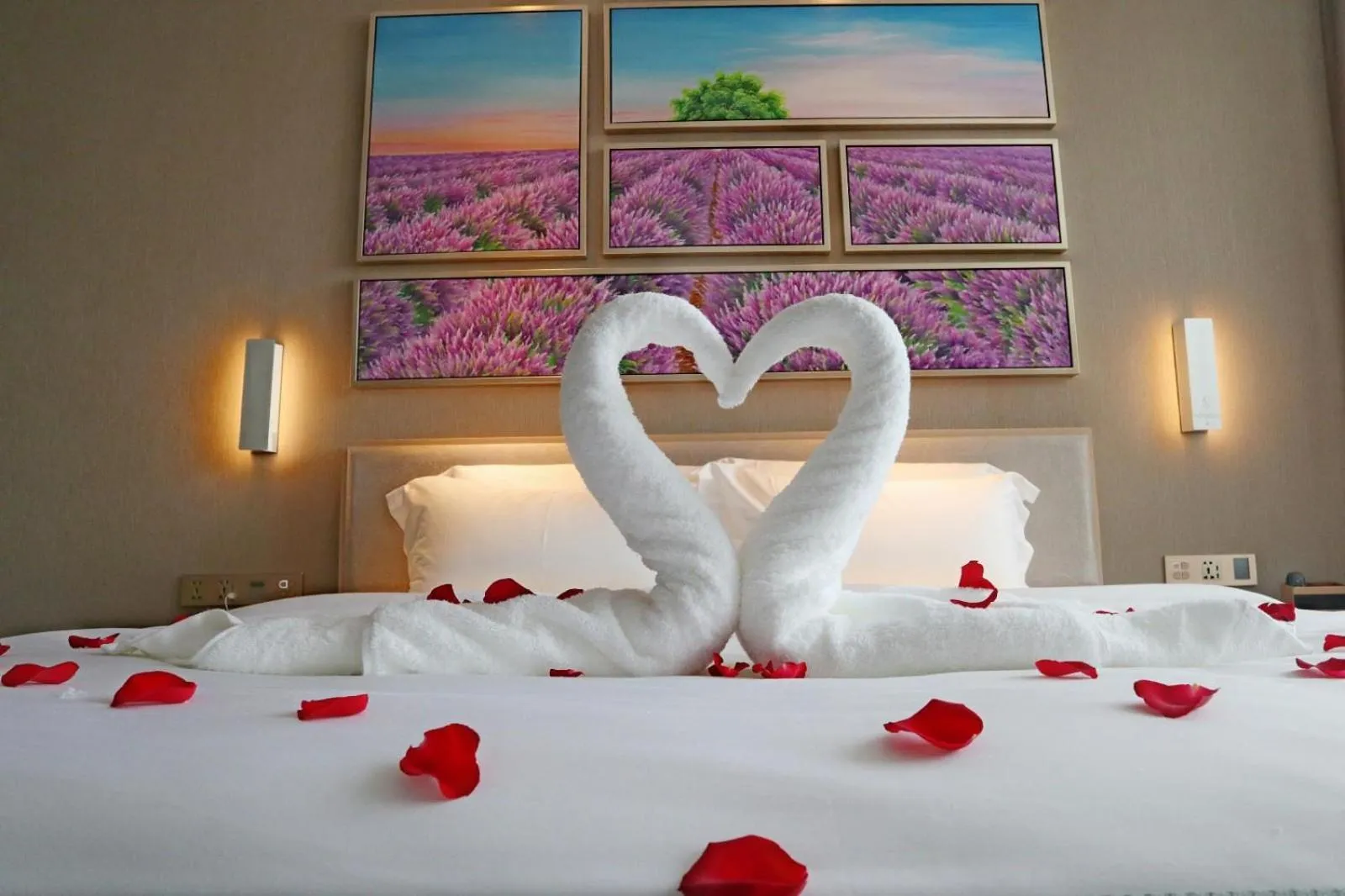 Bed in Lavande Hotel Huizhou High-speed Railway South Station Wanlian Square