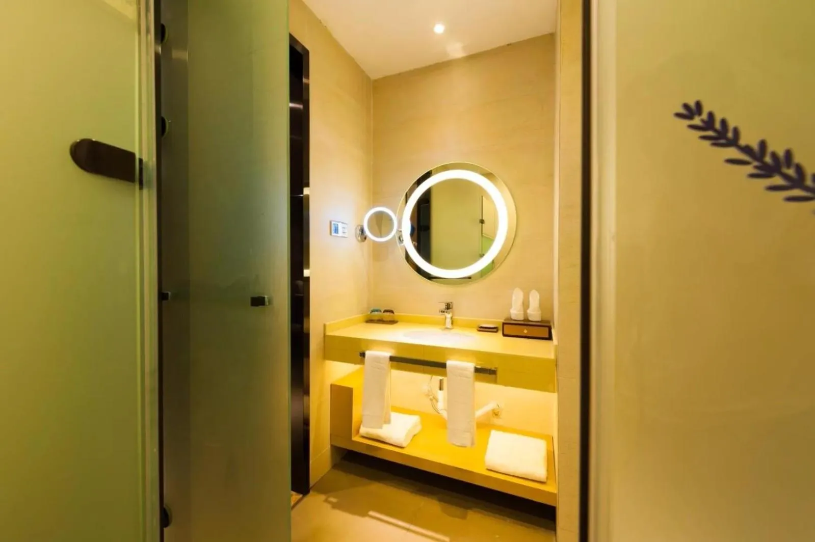 Lavande Hotel Langzhong Railway Station And International Trade City