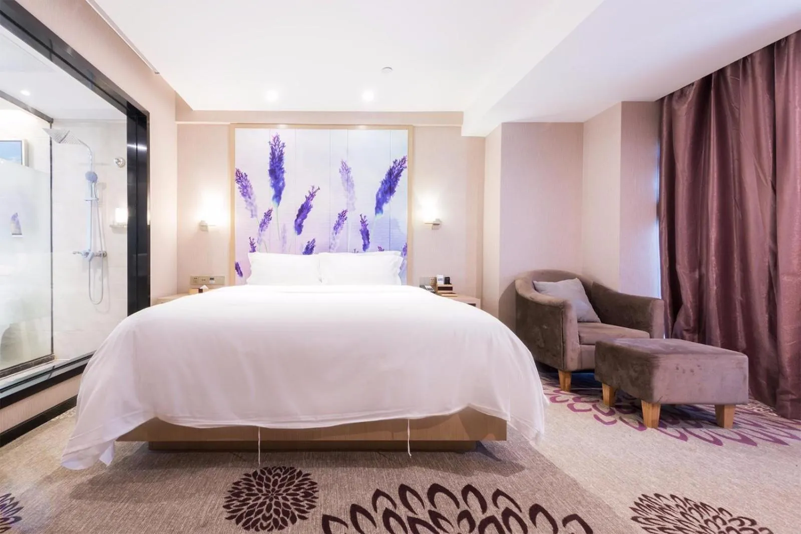 Bed in Lavande Hotel HeYuan Wanlong City