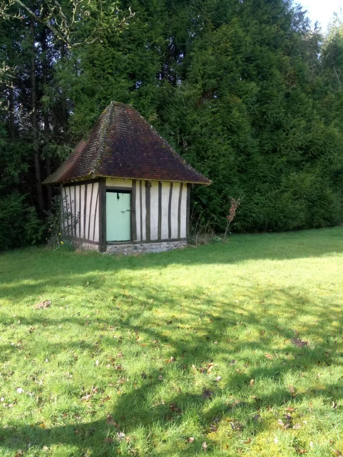 Property building in Lait & Lit