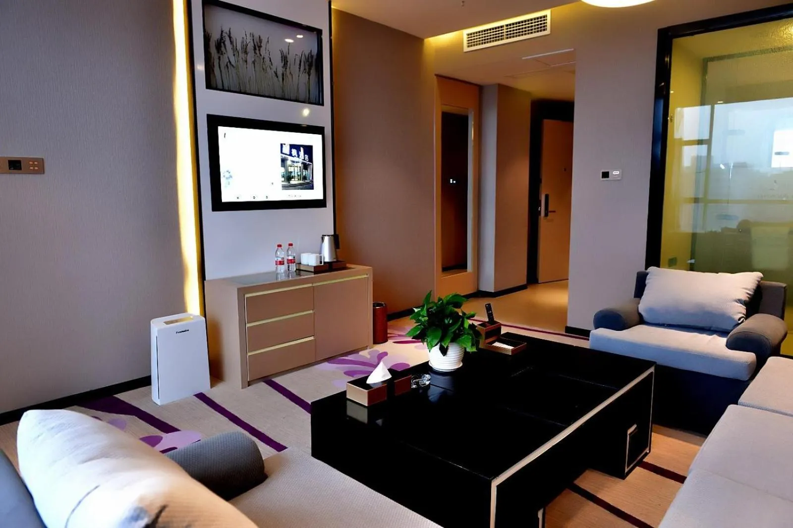 Lavande Hotel Neijiang Hanan Avenue