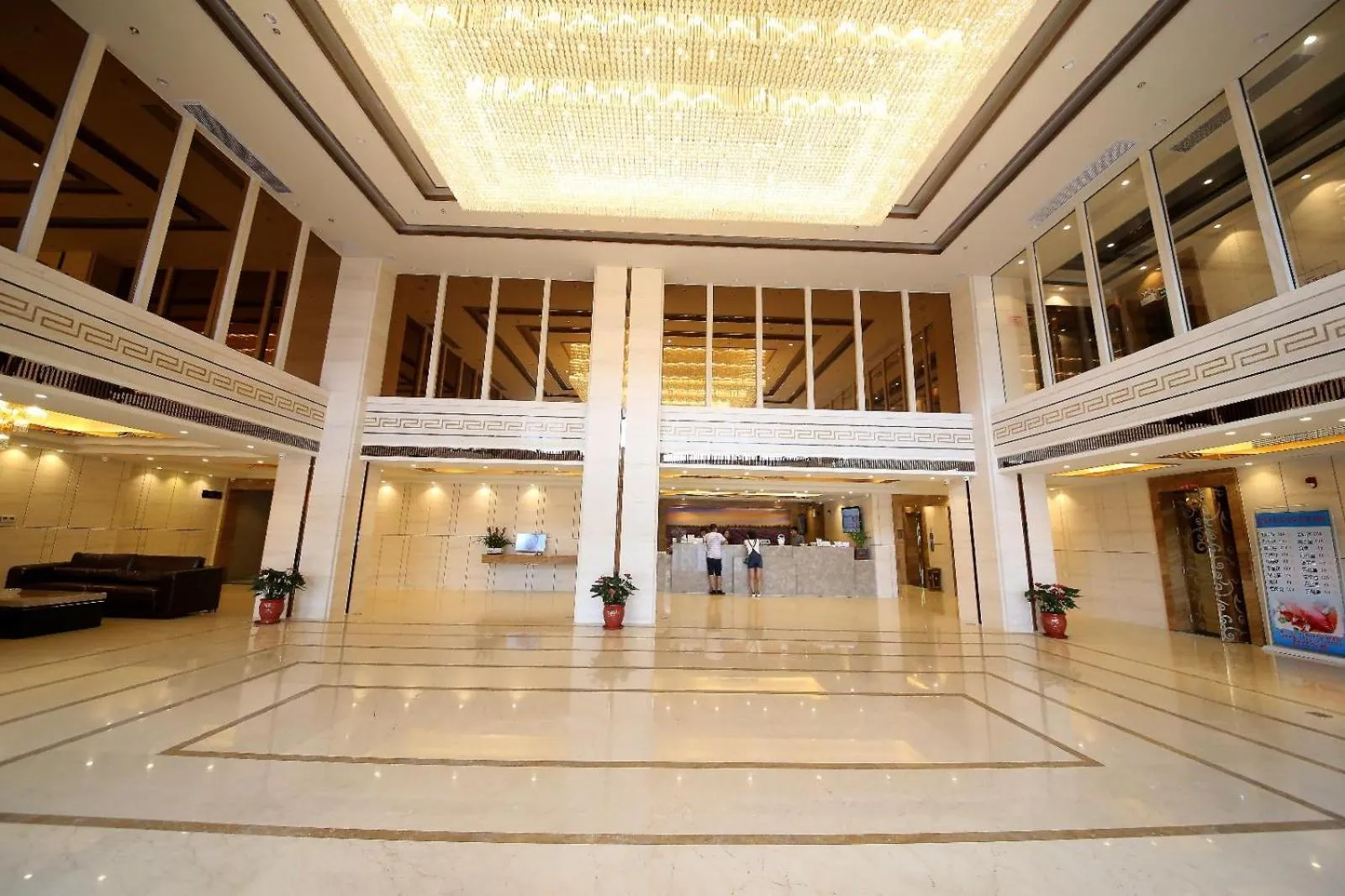 Lavande Hotel Heyuan Zijin