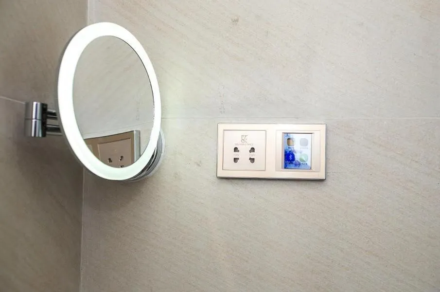 Lavande Hotel Neijiang High-speed Railway Station Peace Plaza