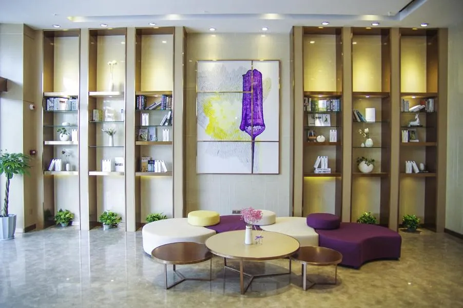 Lavande Hotel Neijiang High-speed Railway Station Peace Plaza