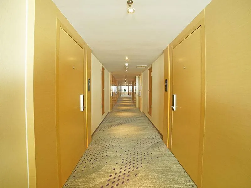 Lavande Hotel Zigong Tanmulin Lantern Park