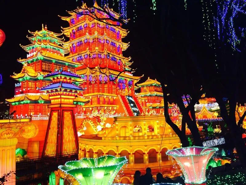 Lavande Hotel Zigong Tanmulin Lantern Park