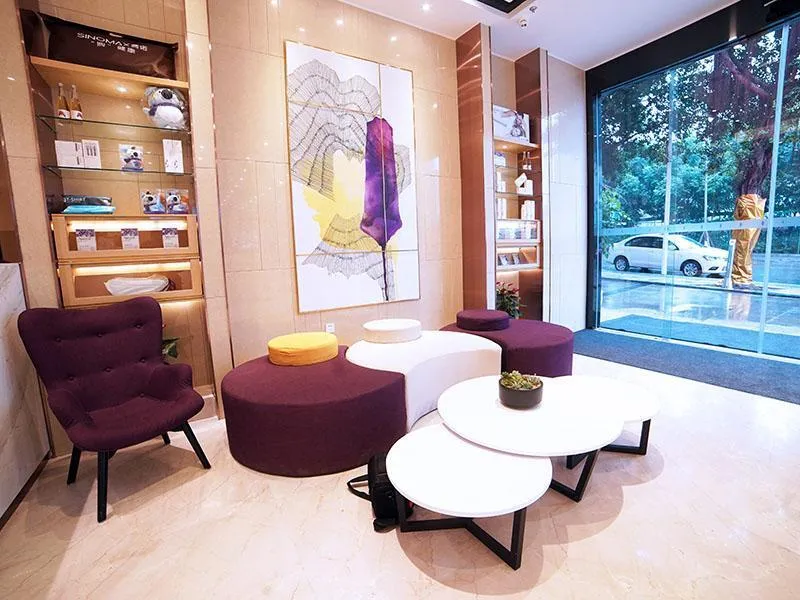 Lavande Hotel Zigong Tanmulin Lantern Park