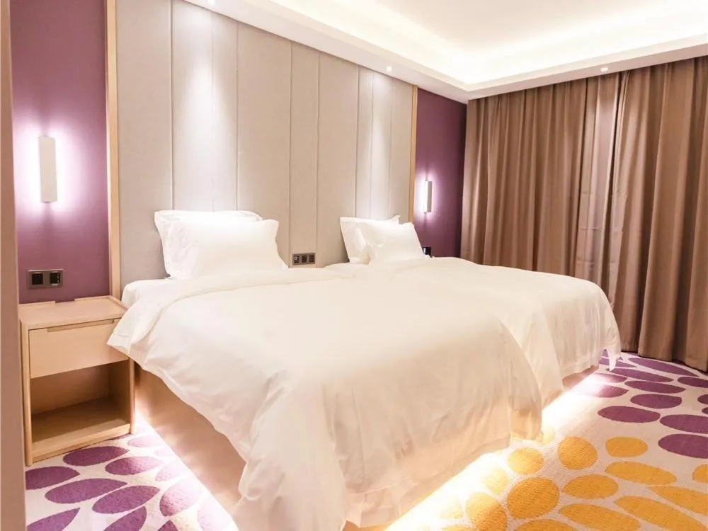 Lavande Hotel Heyuan Longchuan