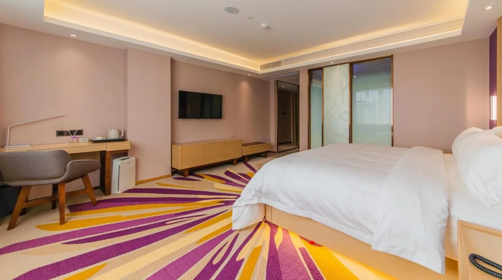 Lavande Hotel Heyuan Longchuan